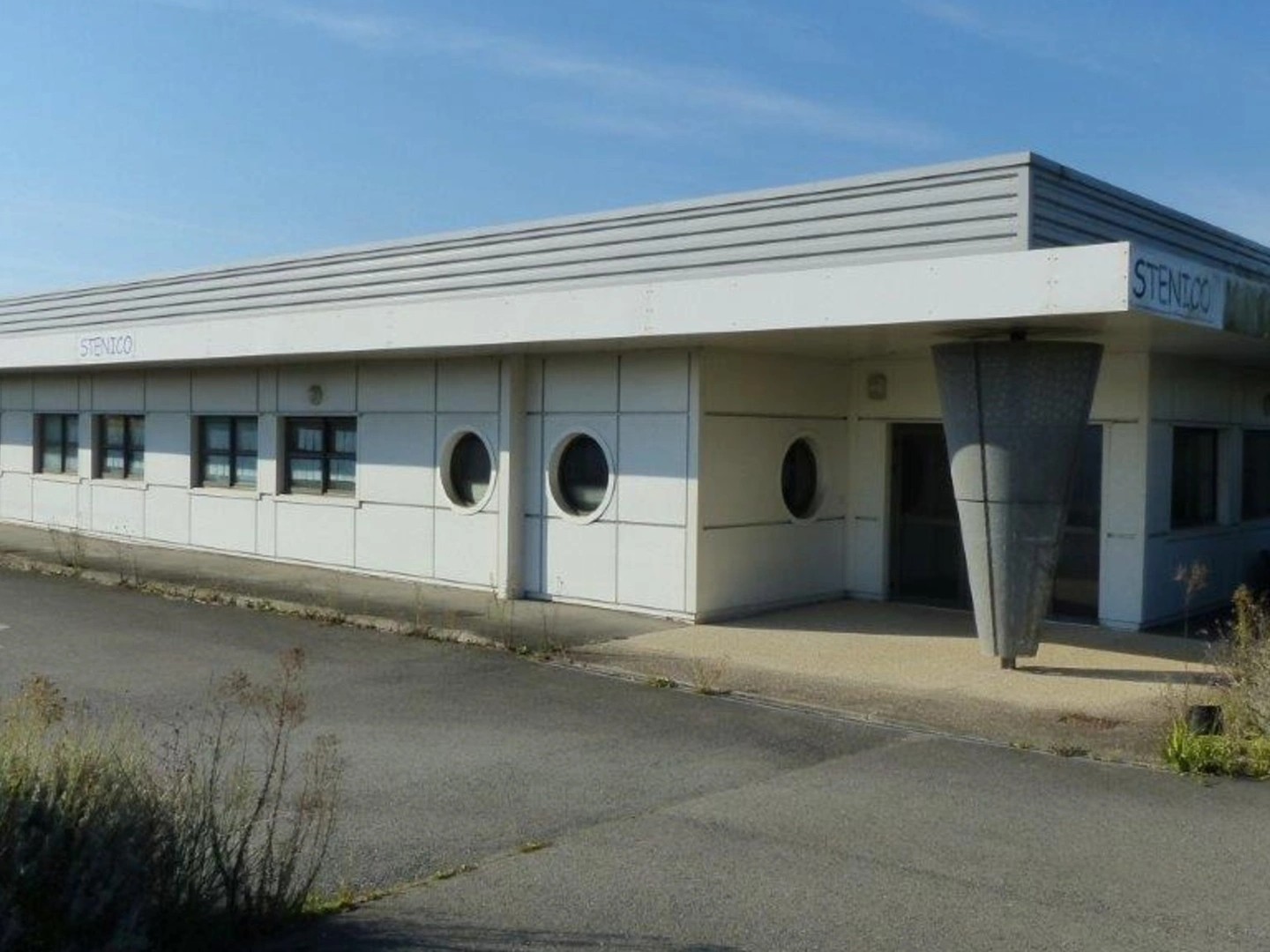Magasin à vendre - 13 pièces - 10m2 - Breuil-Magné (17870)