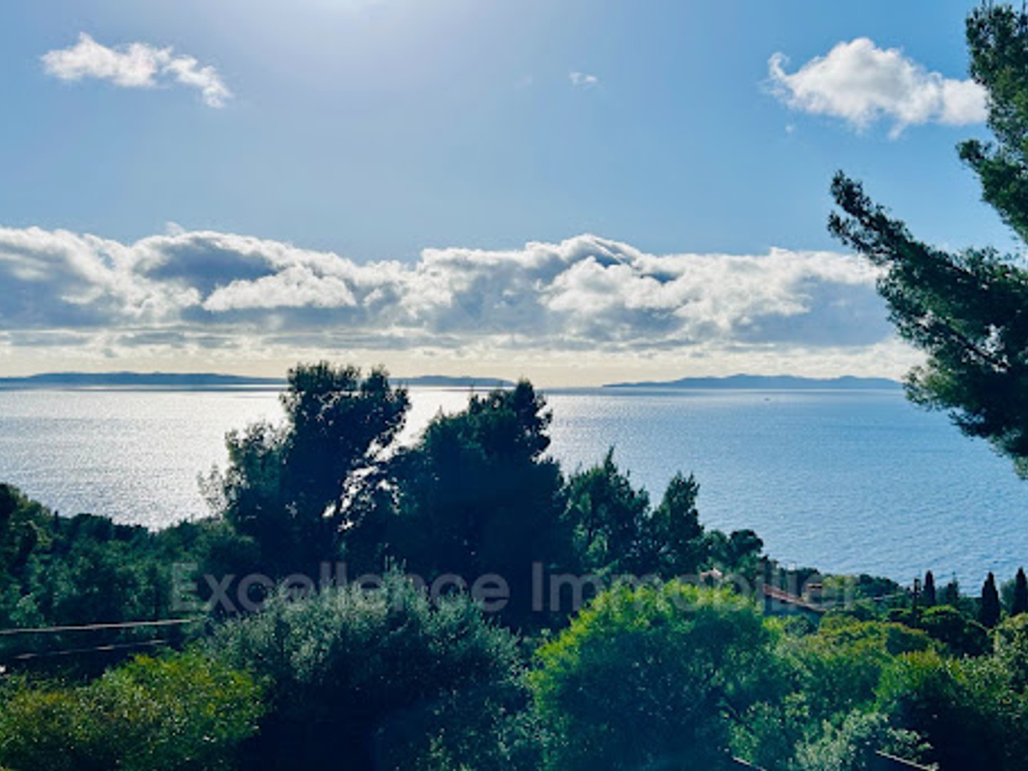 Villa 6 pièces 242 m²