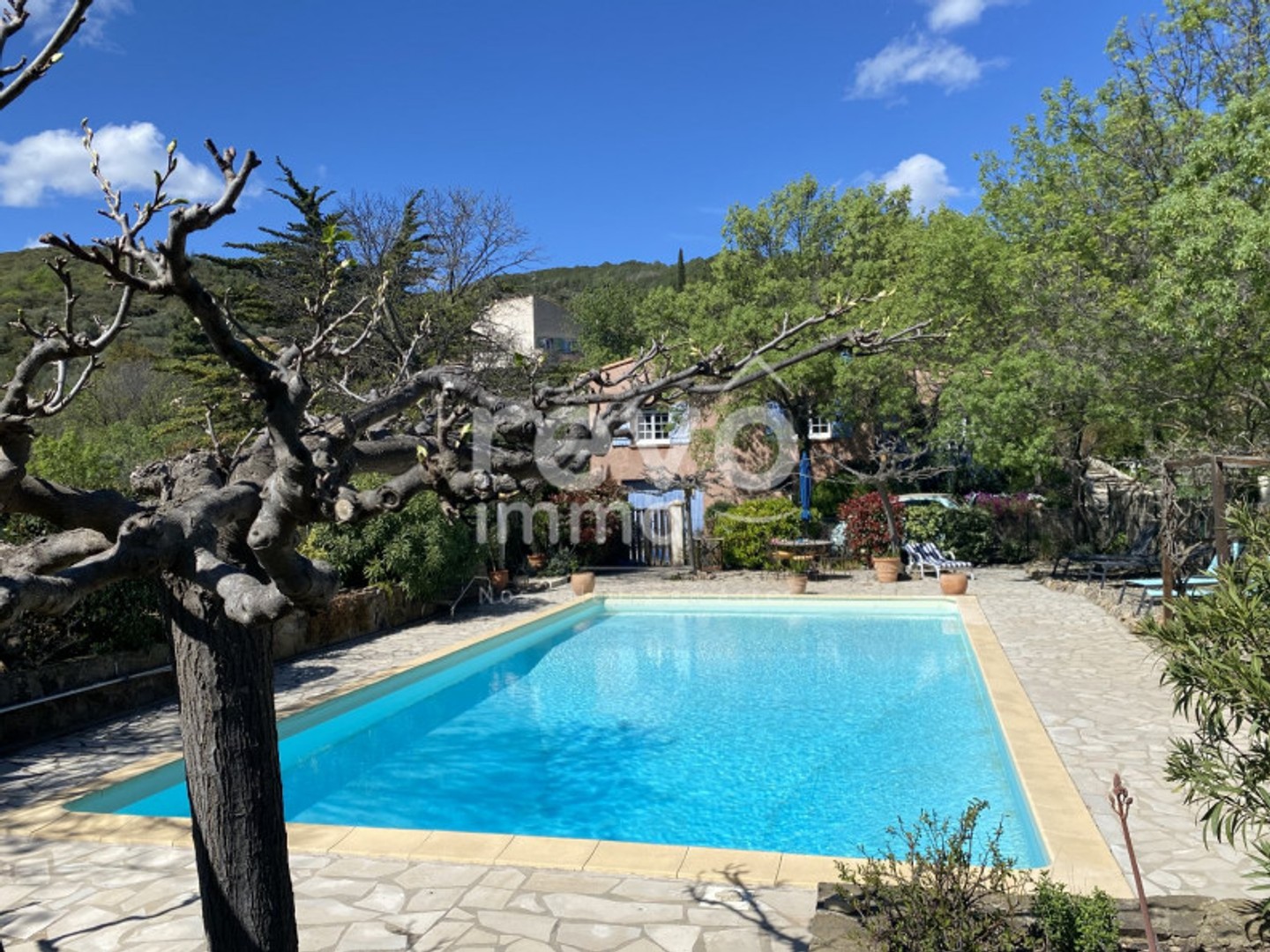 Maison à vendre - 7 pièces - 149m2 - Clermont-L'hérault (34800)