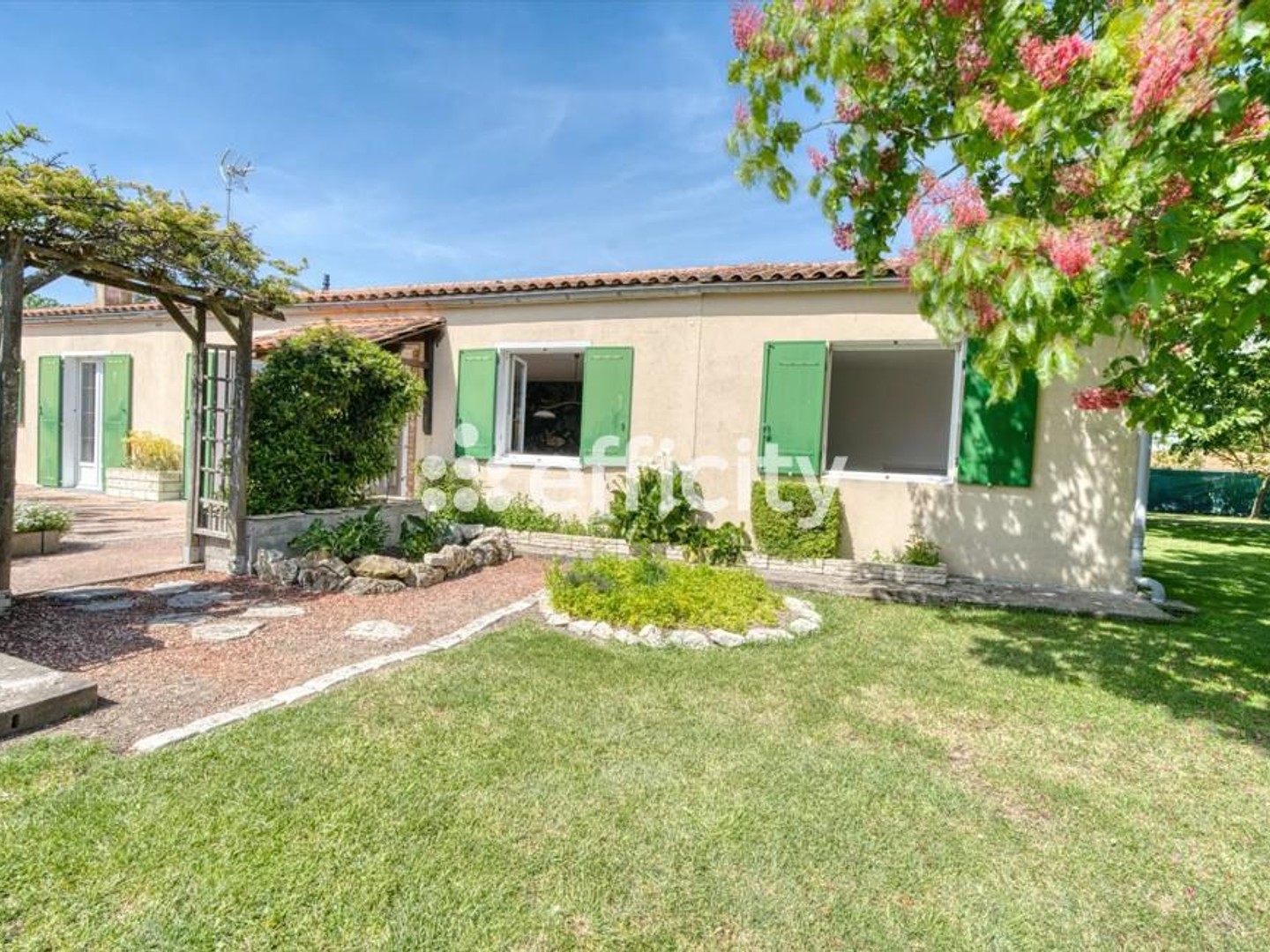 Maison à vendre - 7 pièces - 189m2 - Yves (17340)