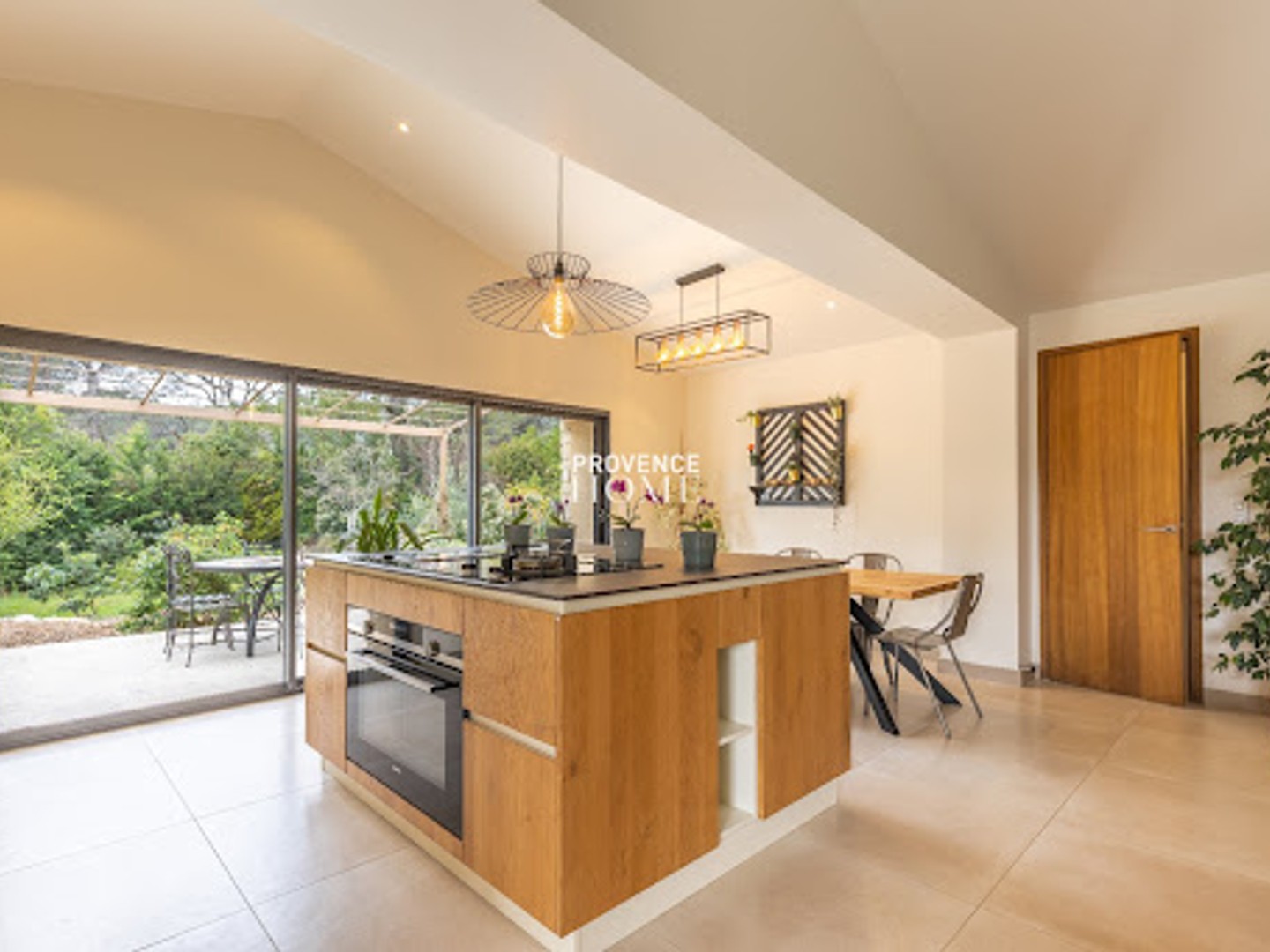 Maison à vendre - 5 pièces - 160m2 - Saumane-De-Vaucluse (84800)
