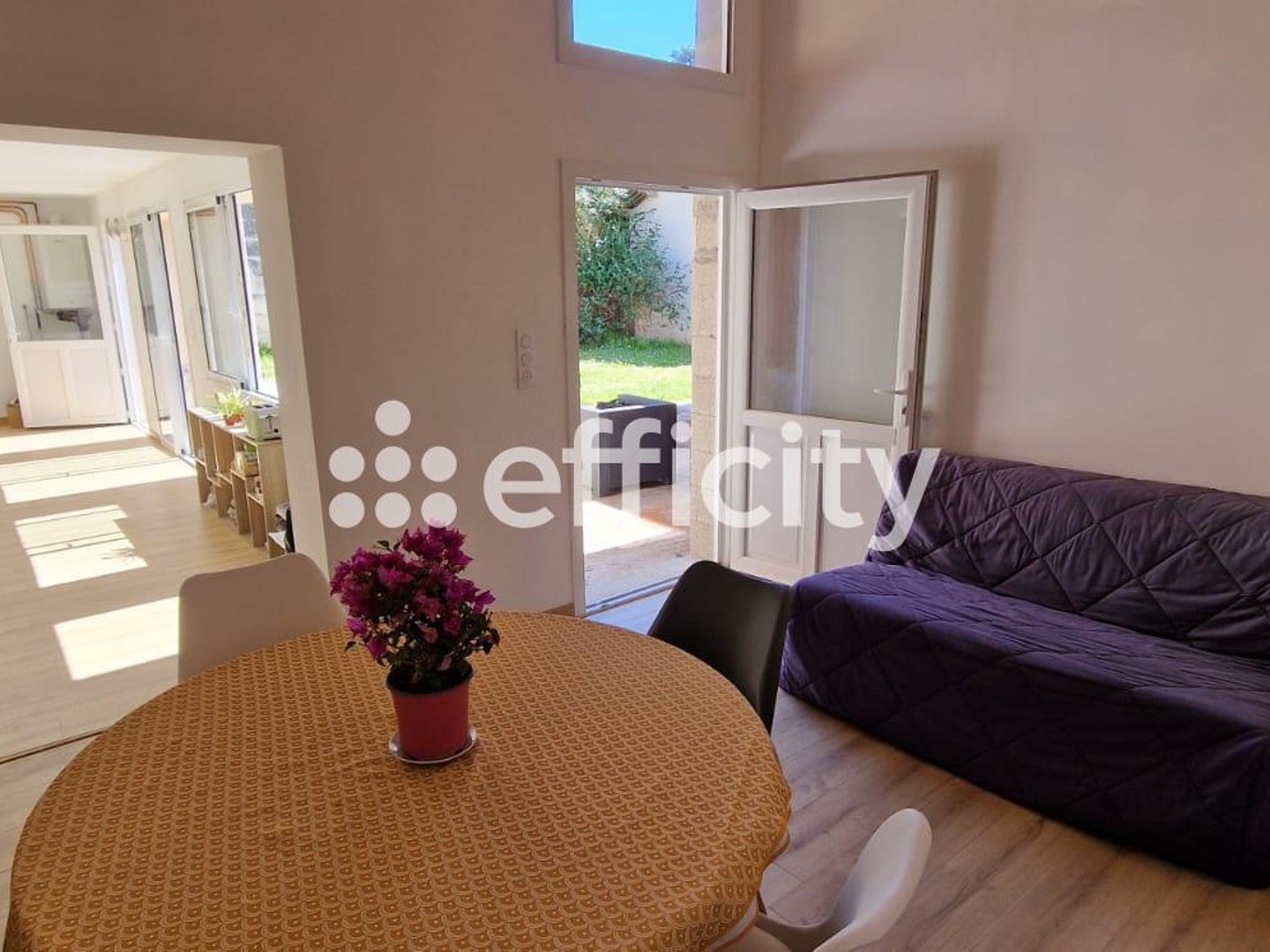 Maison à vendre - 7 pièces - 166m2 - Saint-Yrieix-Sur-... (16710)