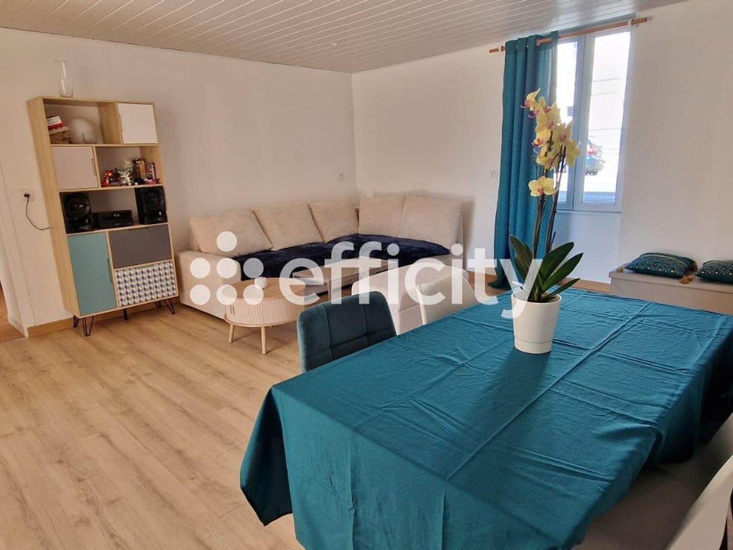 Maison à vendre - 7 pièces - 166m2 - Saint-Yrieix-Sur-... (16710)