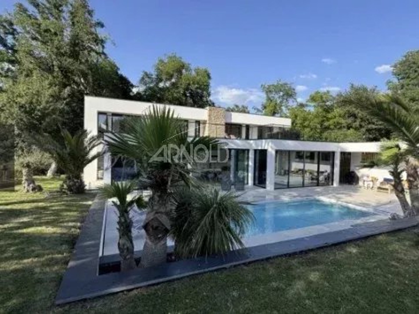 Maison 7 pièces 333 m²