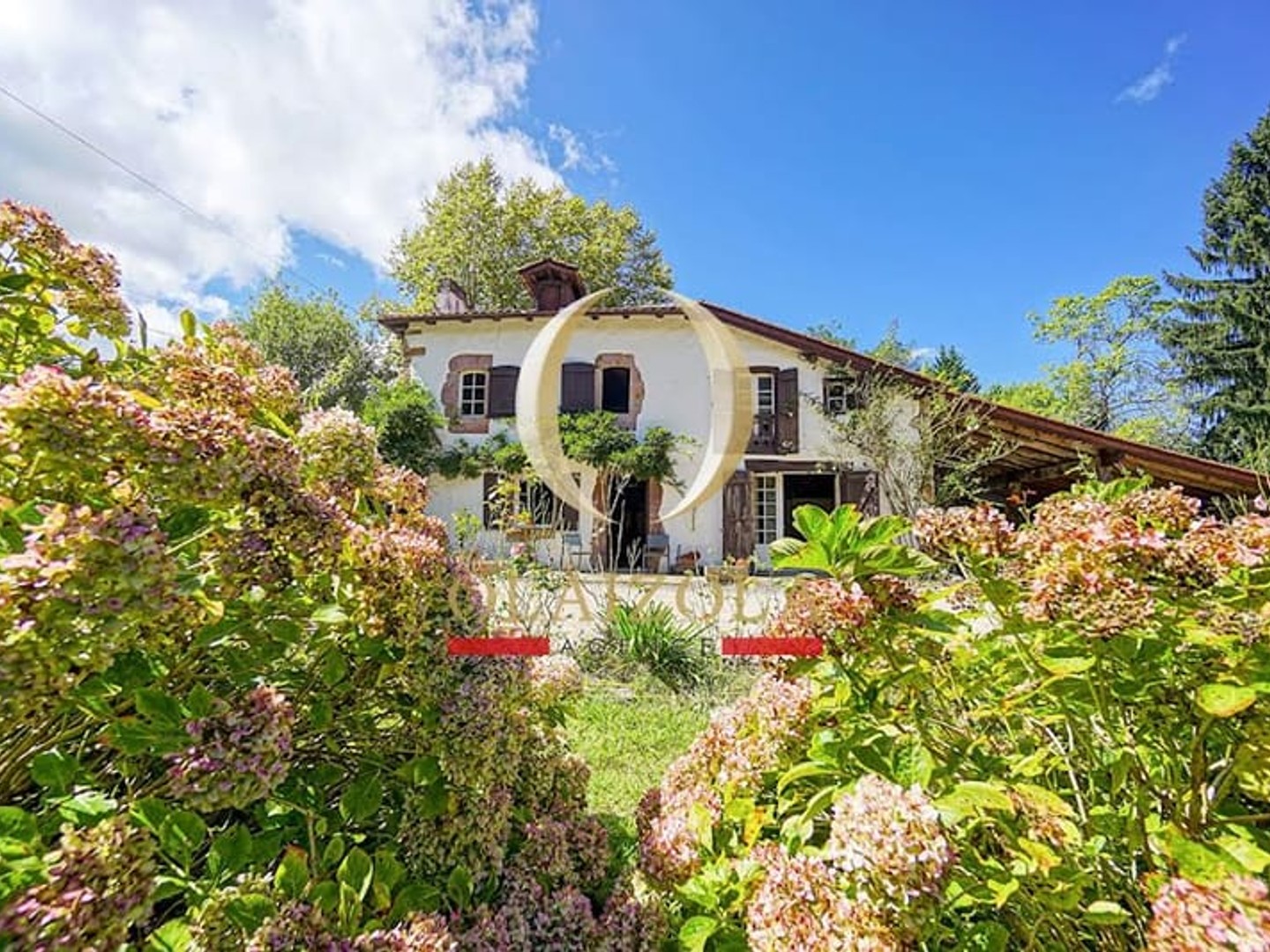 Maison 8 pièces 260 m²