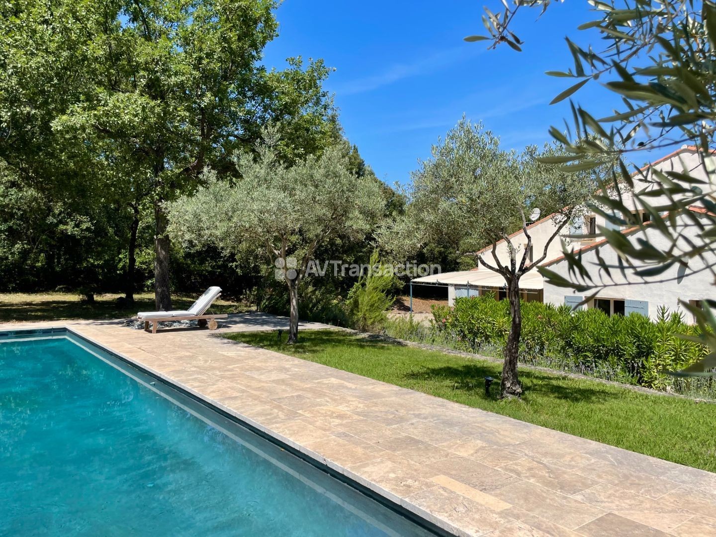 Maison à vendre - 9 pièces - 250m2 - Lorgues (83510)