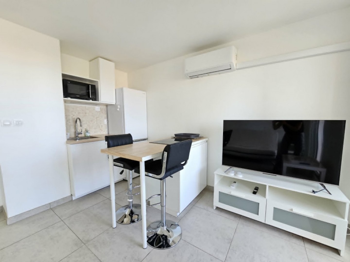 Appartement à vendre - 1 pièce - 22m2 - Cavalaire-Sur-Mer (83240)