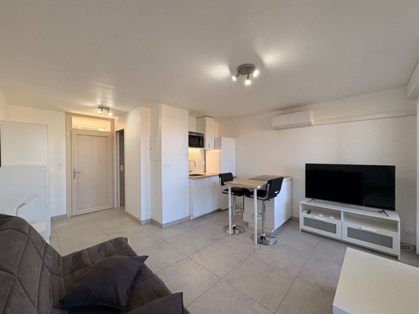 Appartement à vendre - 1 pièce - 22m2 - Cavalaire-Sur-Mer (83240)