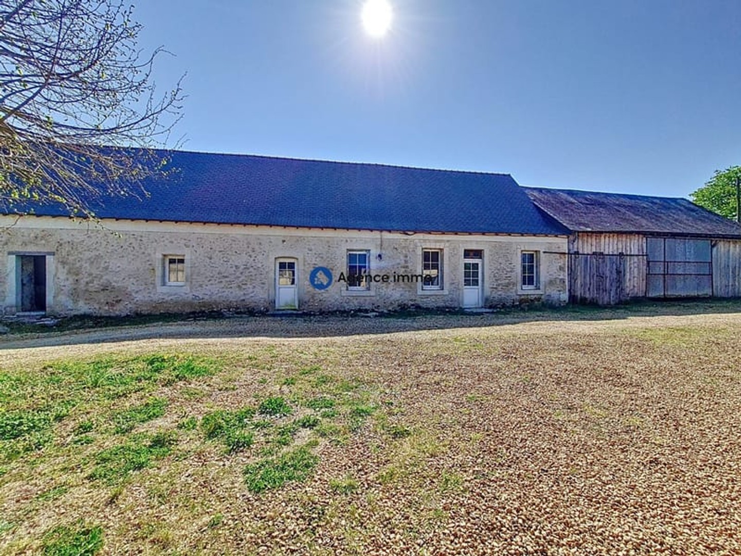 Immeuble à vendre - 5 pièces - 211m2 - Noyant-Villages (49490)