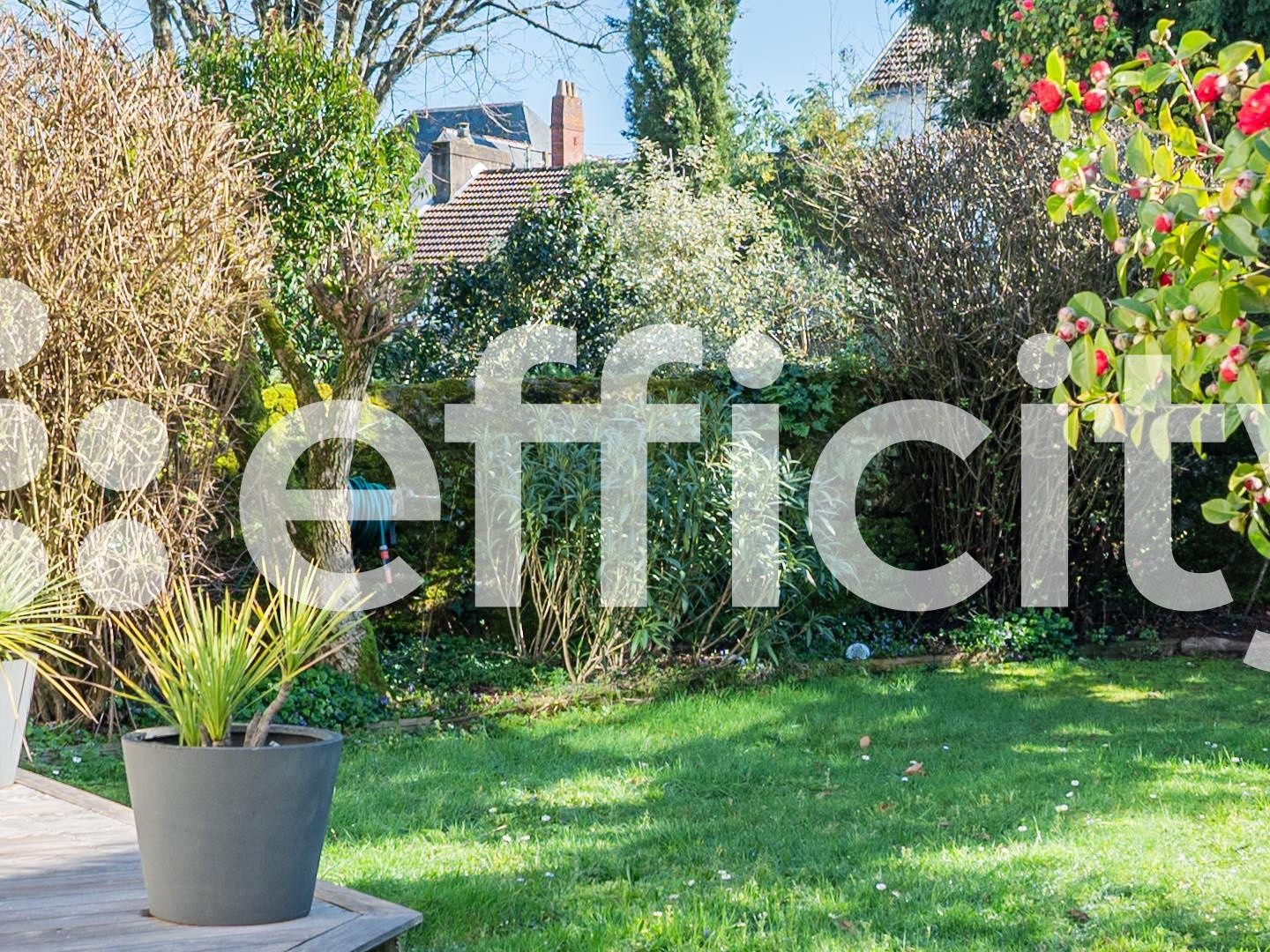 Maison à vendre - 9 pièces - 196m2 - Nantes (44100)