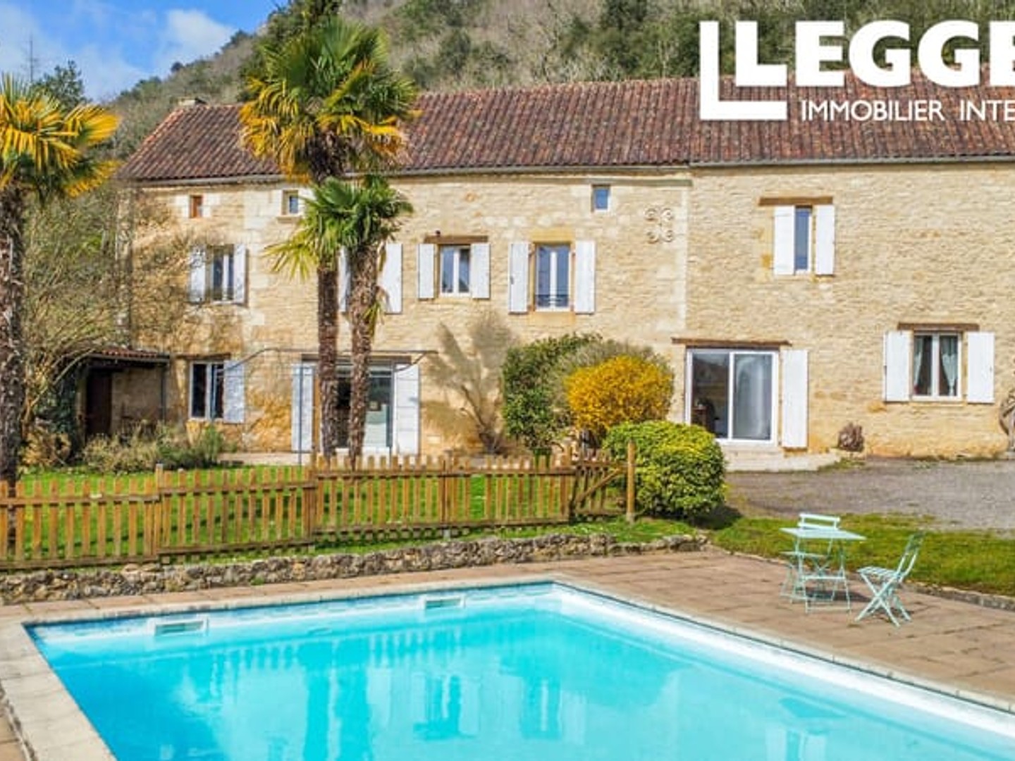 Bel ensemble immobilier avec 2 Maisons en pierre, Lumineuses, Piscine | Opportunité à saisir - 10km de Sarlat
