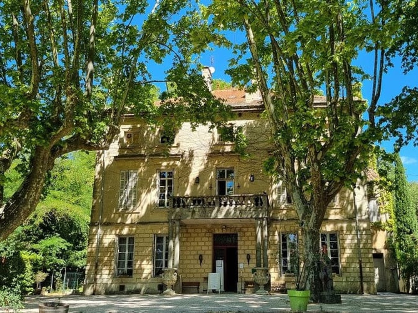 Maison à vendre - 25 pièces - 700m2 - Bollène (84500)