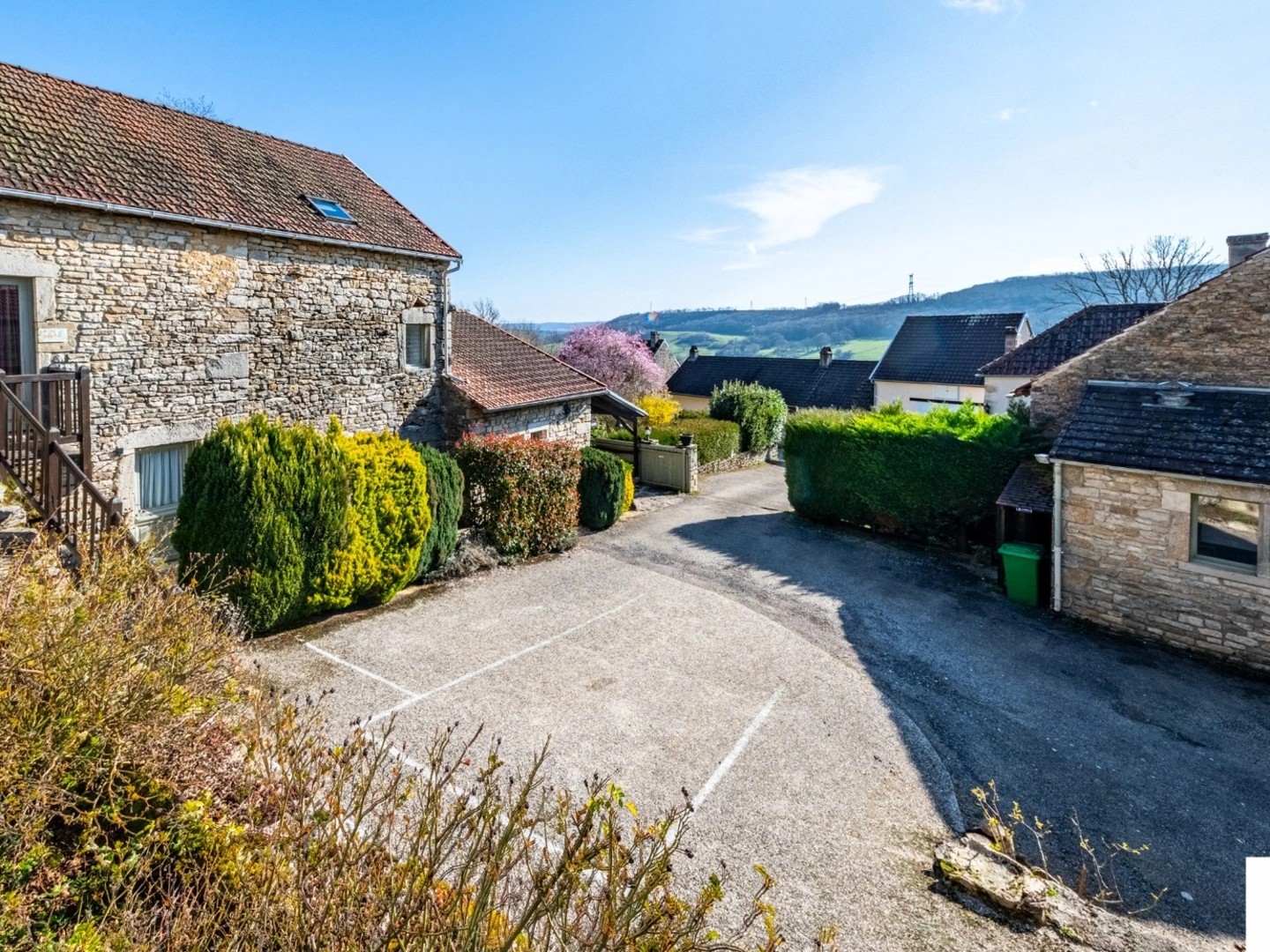 Magasin à vendre - 14 pièces - 2300m2 - Chaudenay-Le-Château (21360)