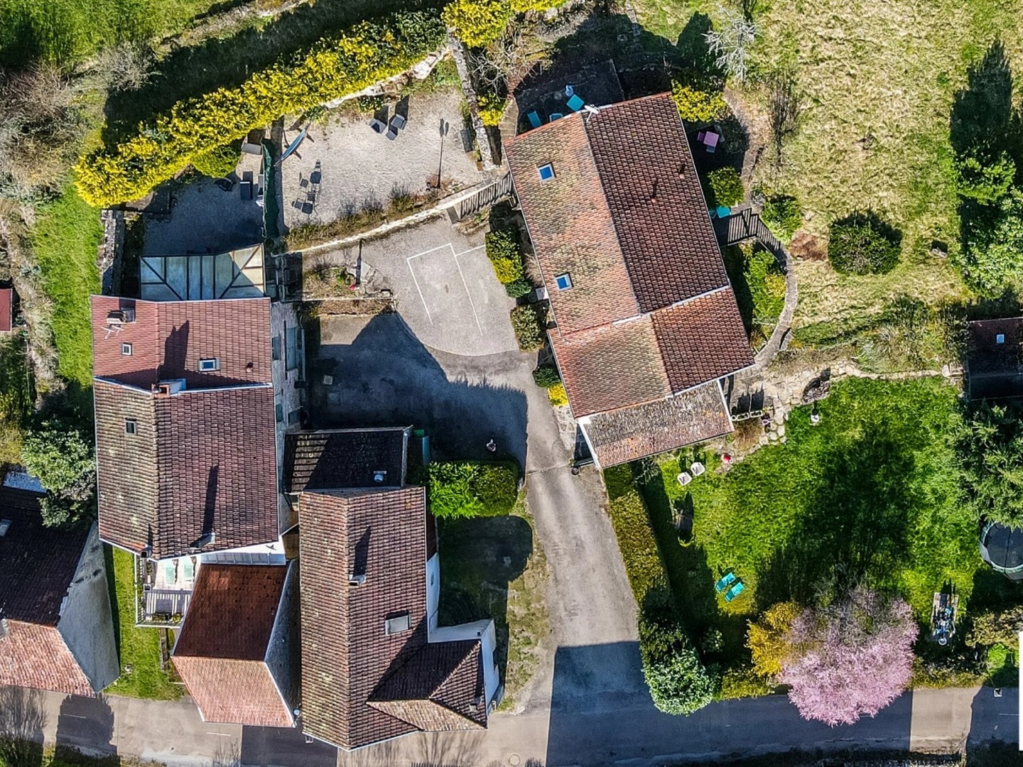 Magasin à vendre - 14 pièces - 2300m2 - Chaudenay-Le-Château (21360)
