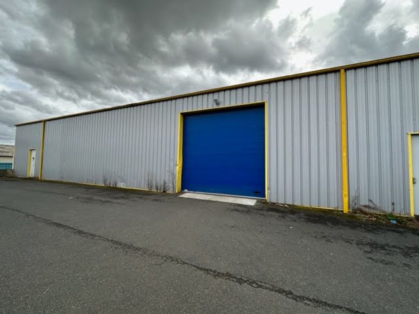 Local 1320 m²