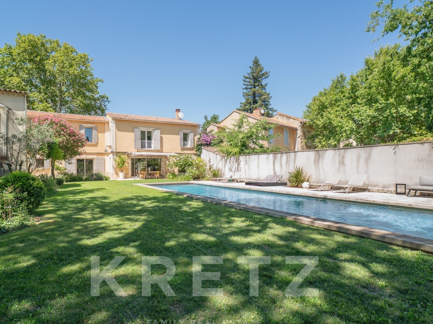 Maison à vendre - 8 pièces - 220m2 - Avignon (84140)