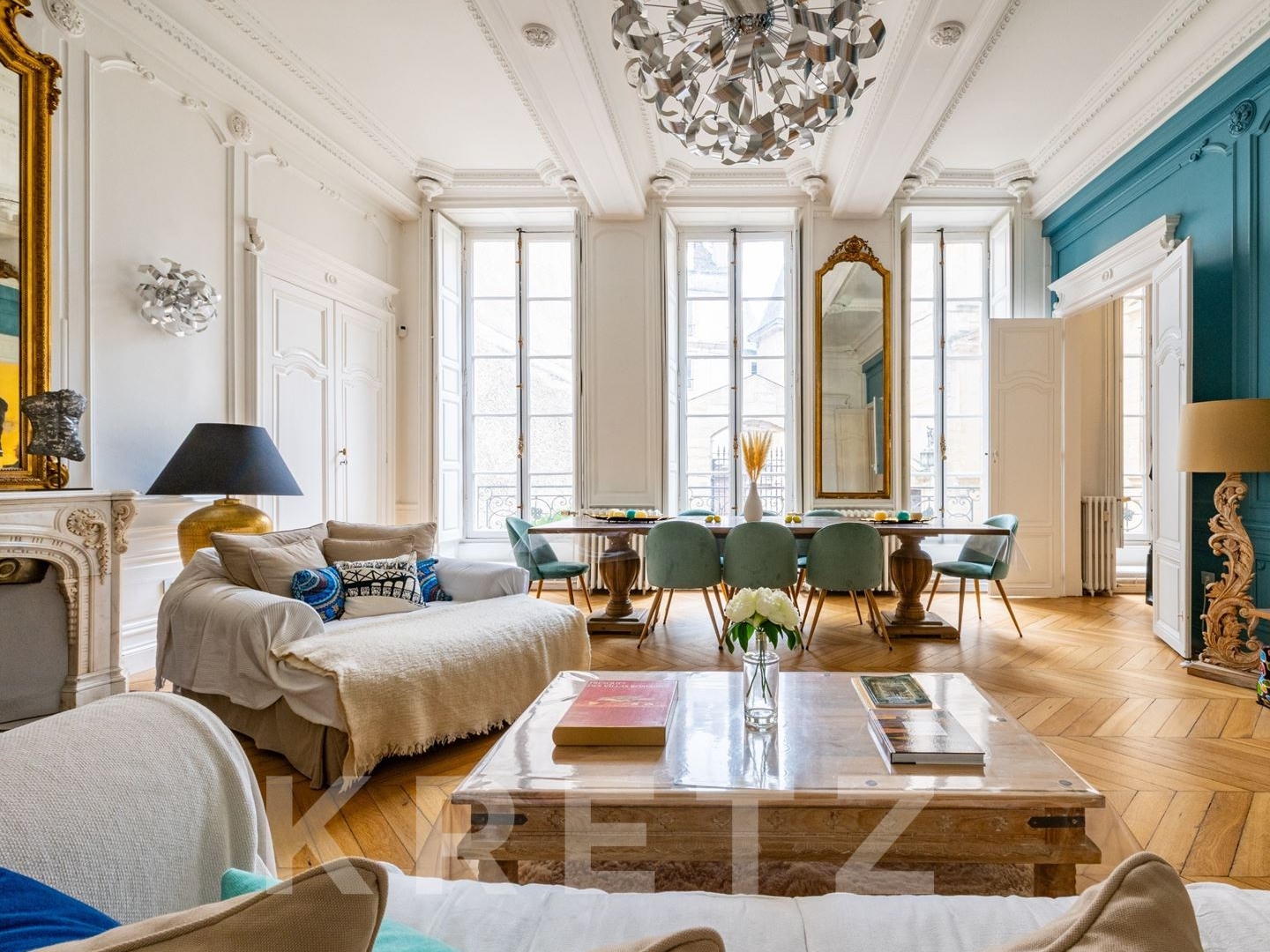 Bourgogne- DIJON centre historique - Appartement luxueux au sein d'un hôtel particulier, stationneme