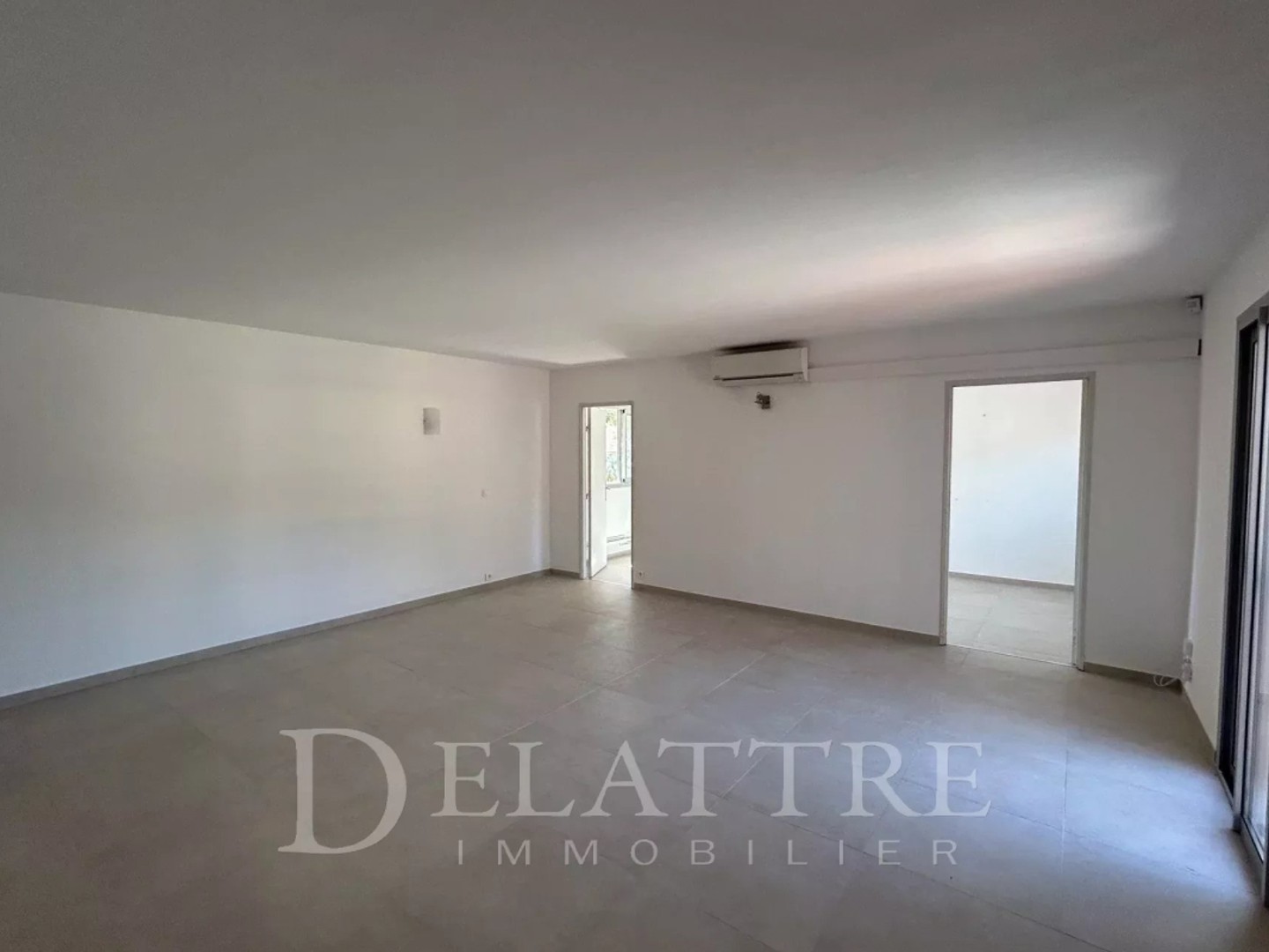 Magasin à vendre - 57m2 - Biot (06410)