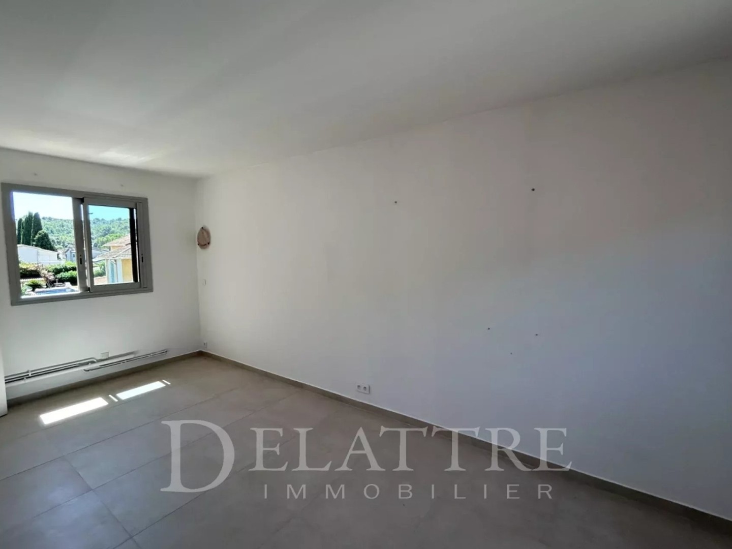 Magasin à vendre - 57m2 - Biot (06410)