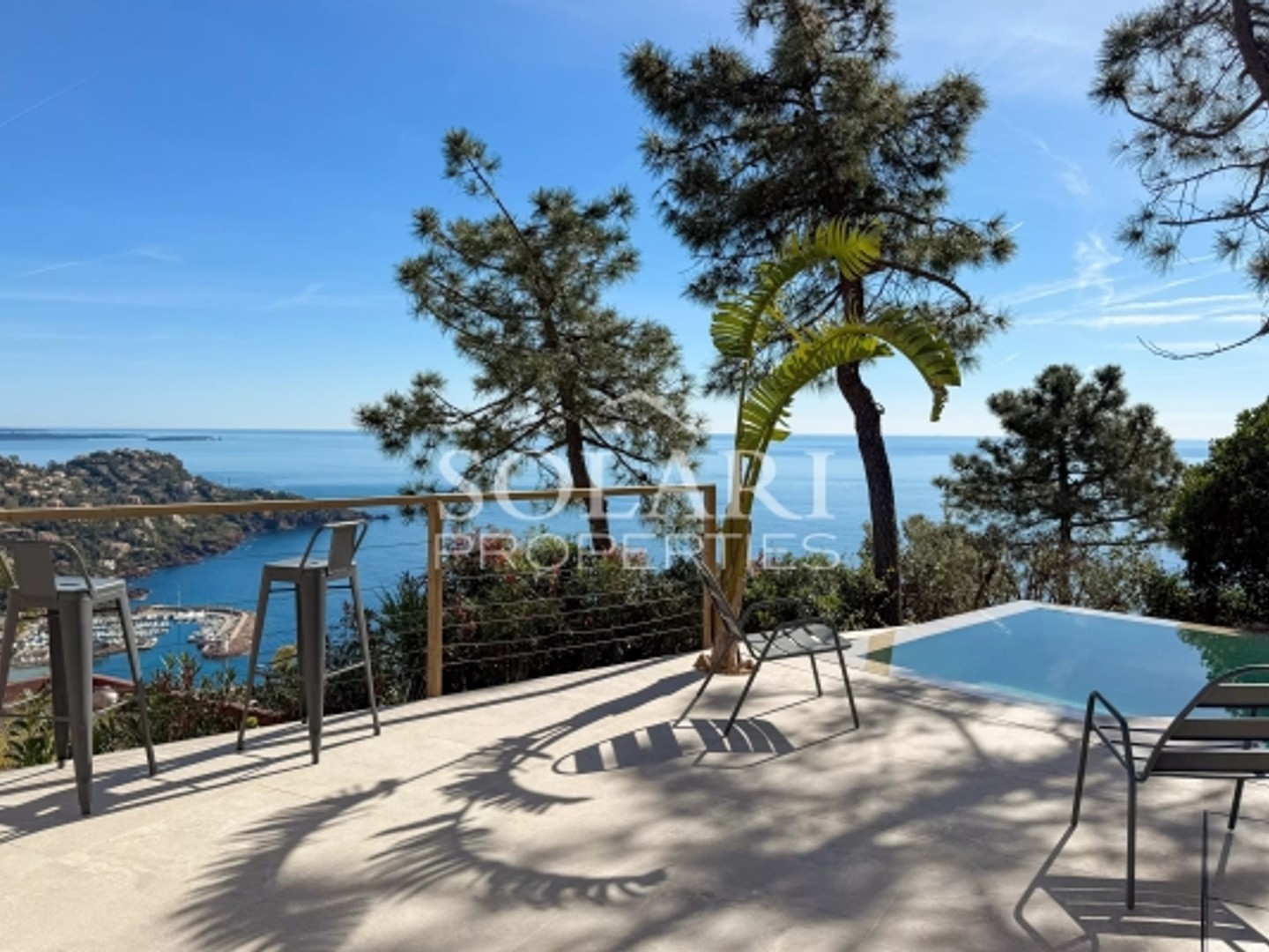 Maison à vendre - 4 pièces - 104m2 - La Londe-Les-Maures (83250)