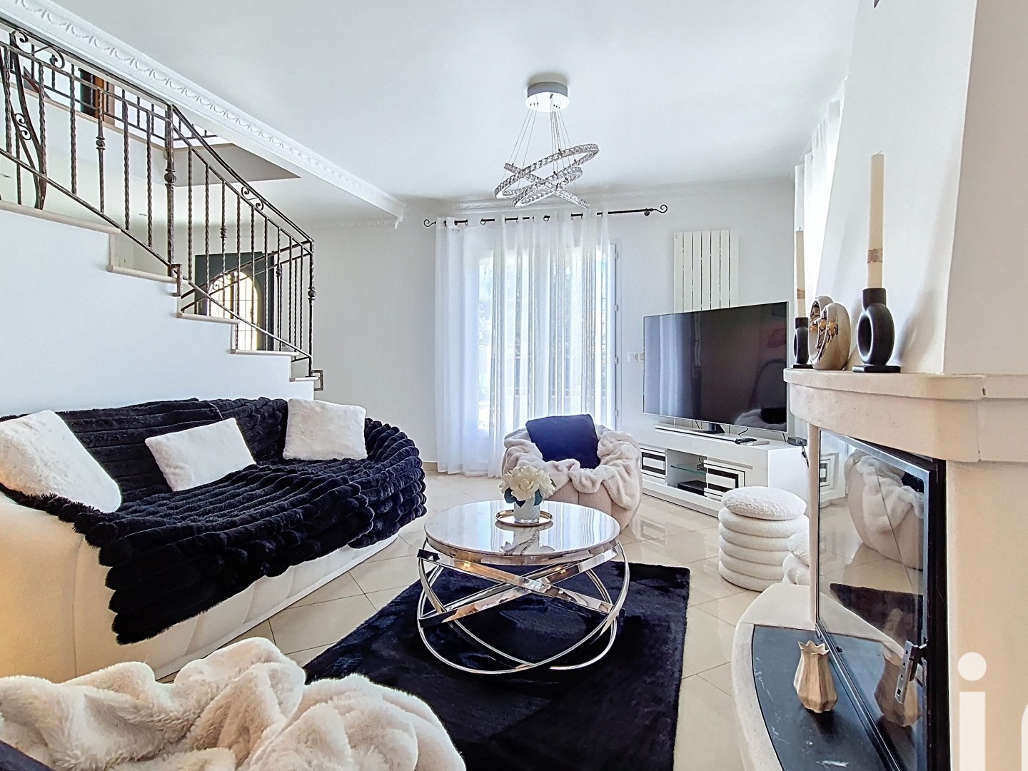 Maison à vendre - 7 pièces - 210m2 - Vigneux-Sur-Seine (91270)