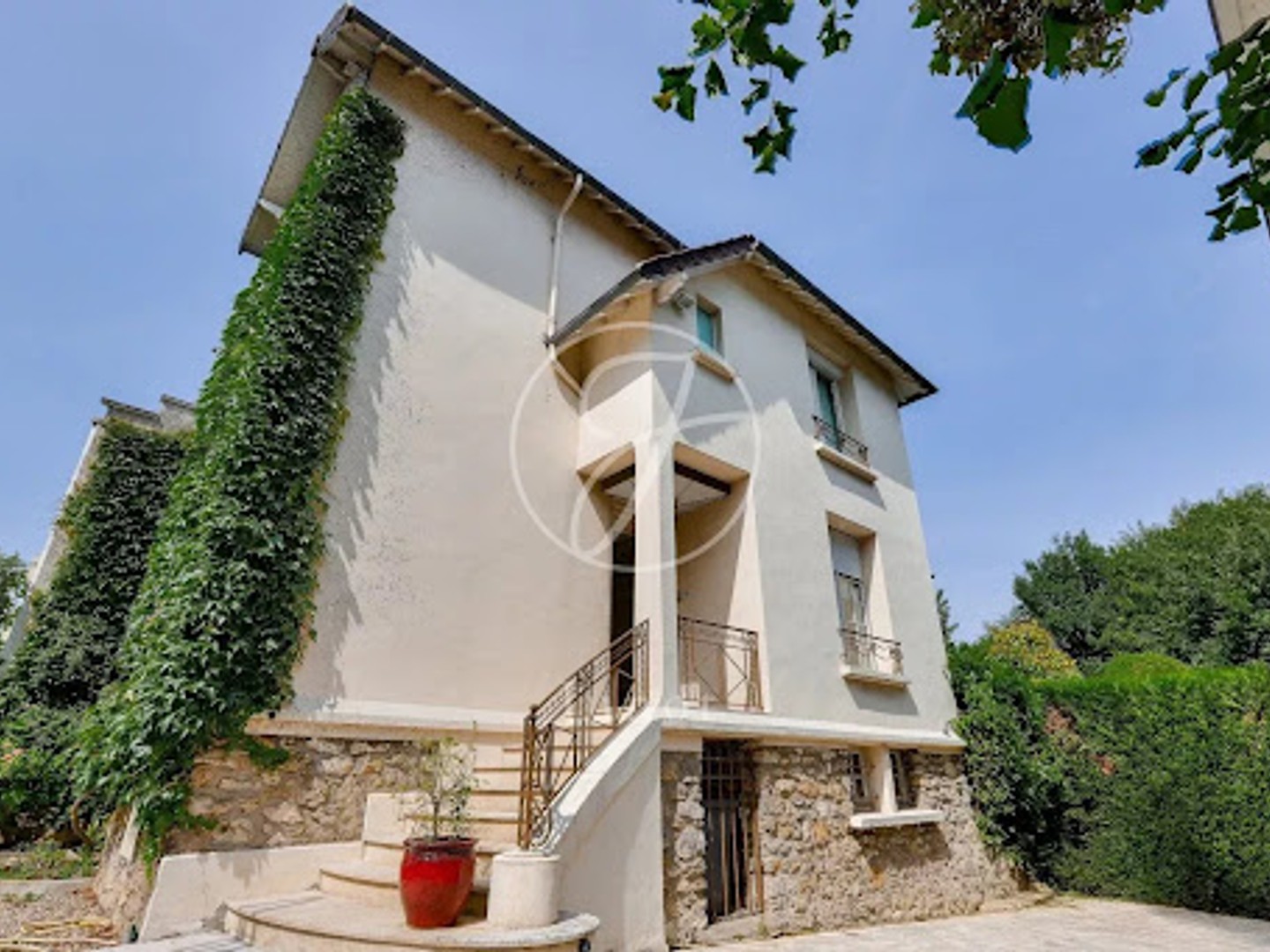 Maison 8 pièces 210 m²
