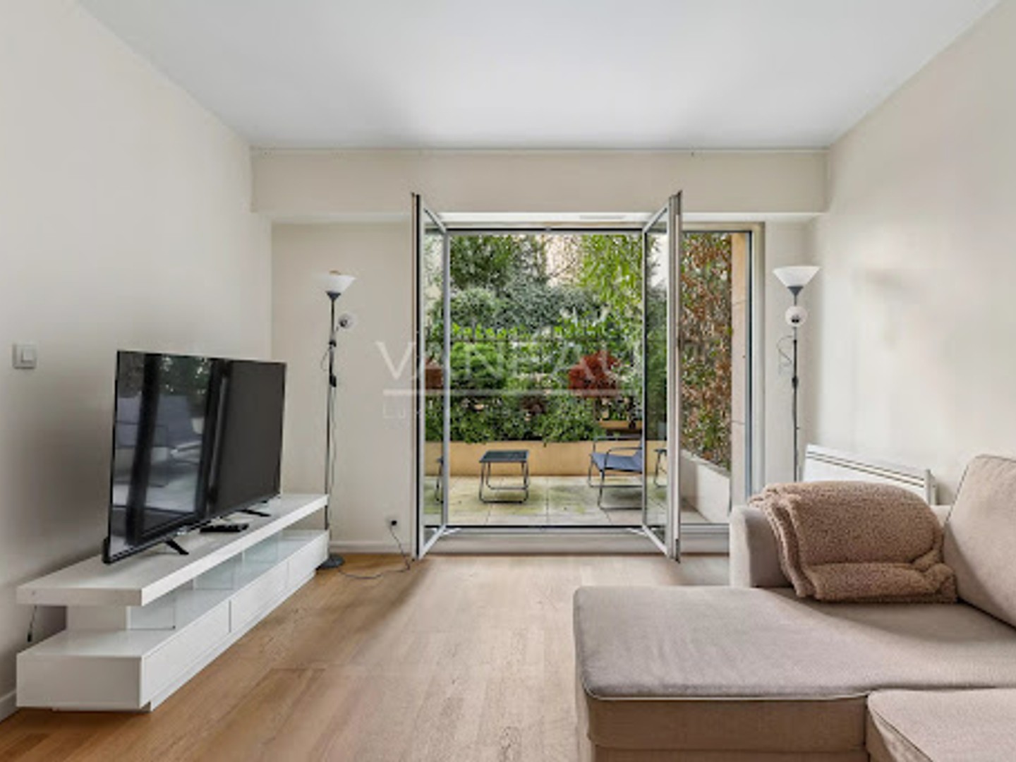Appartement à vendre - 2 pièces - 63m2 - Paris 16e (75016)