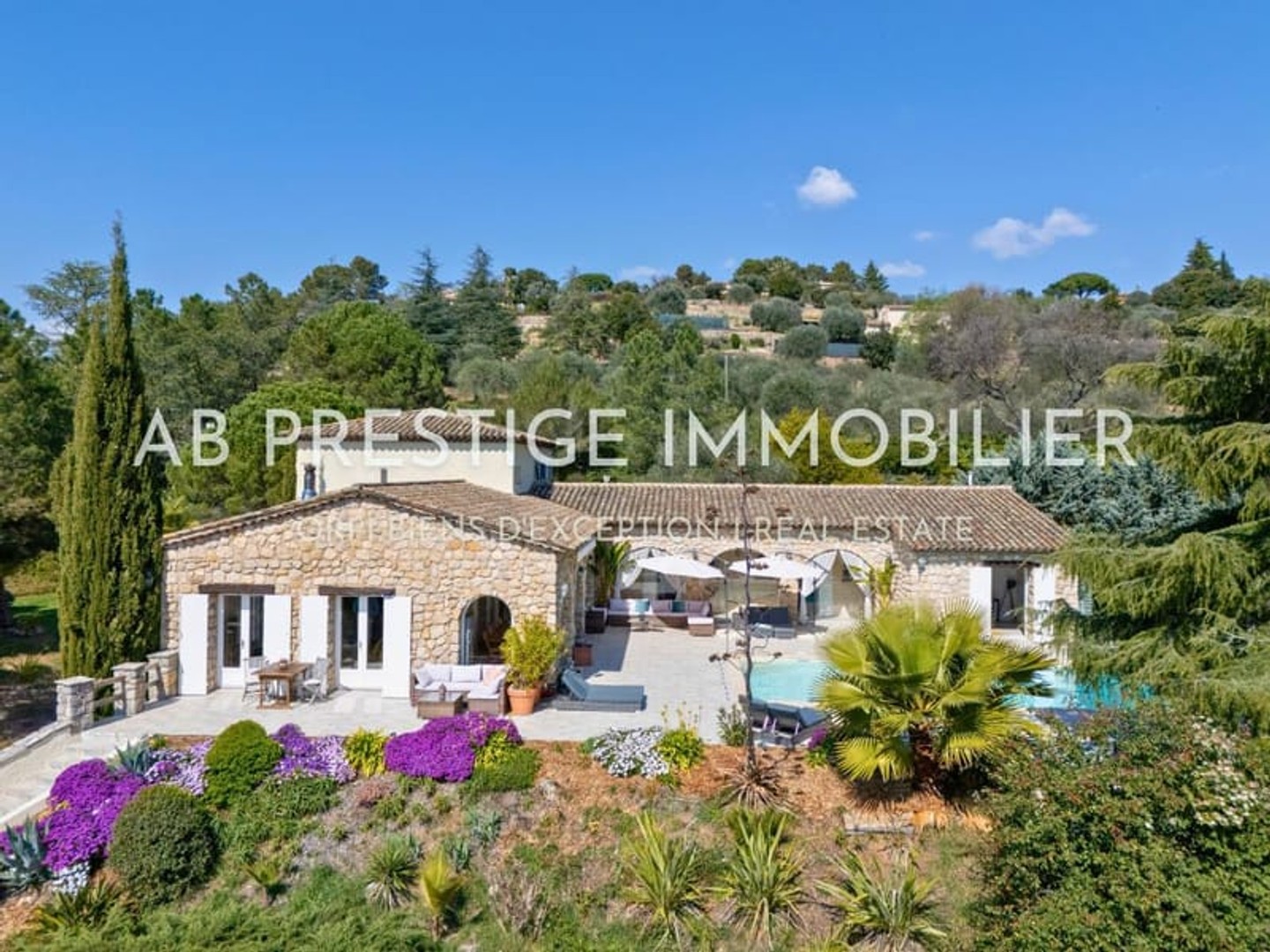 Maison à vendre - 9 pièces - 345m2 - Peymeinade (06530)
