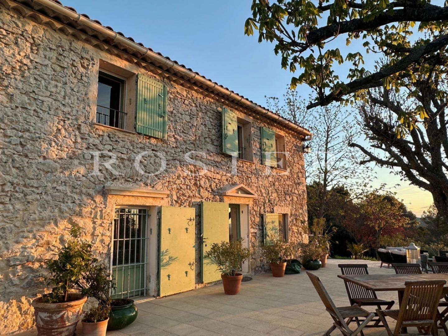 Villa 7 pièces 186 m²