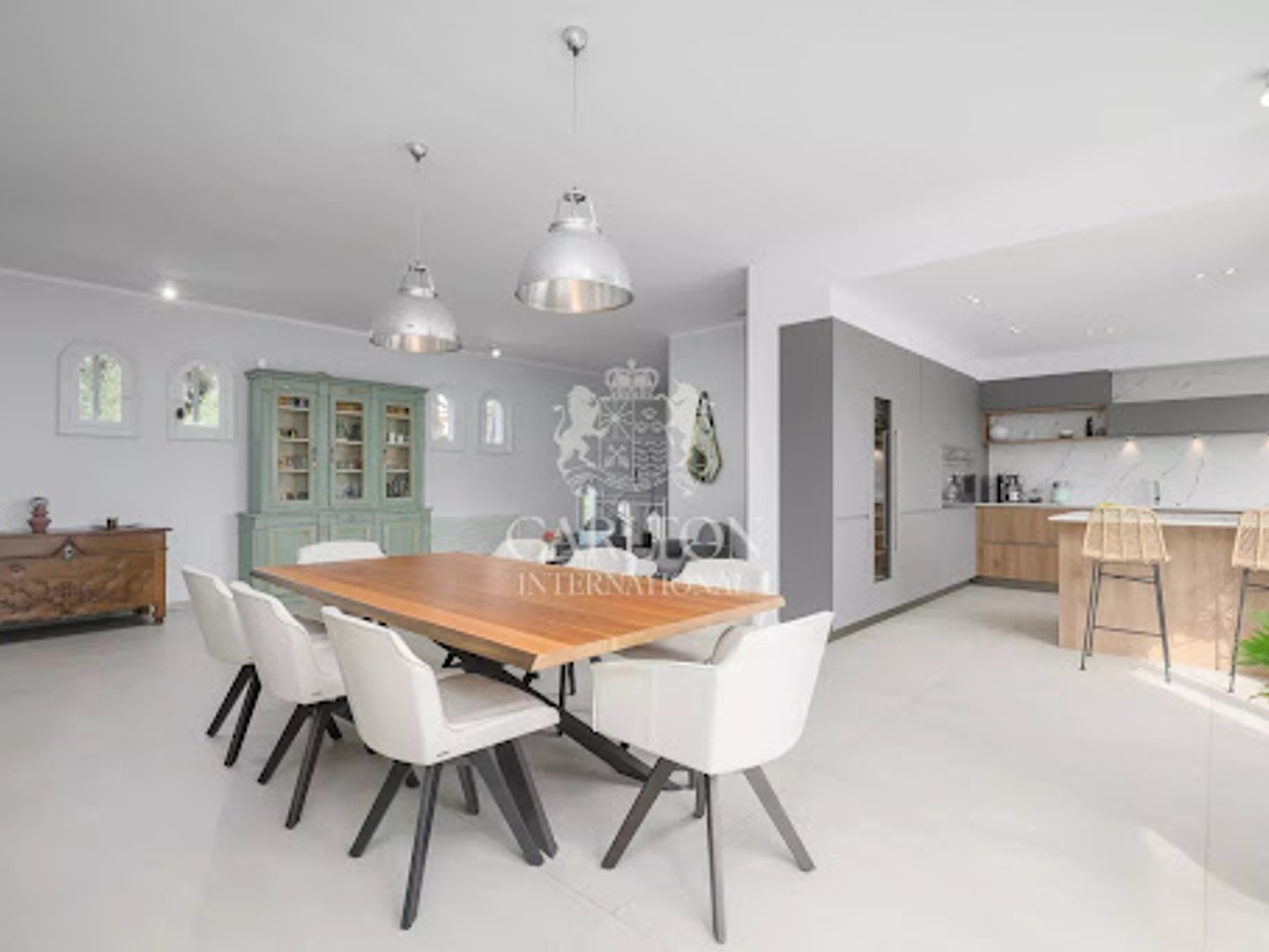 Maison à vendre - 8 pièces - 258m2 - La Roquette-Sur-S... (06550)