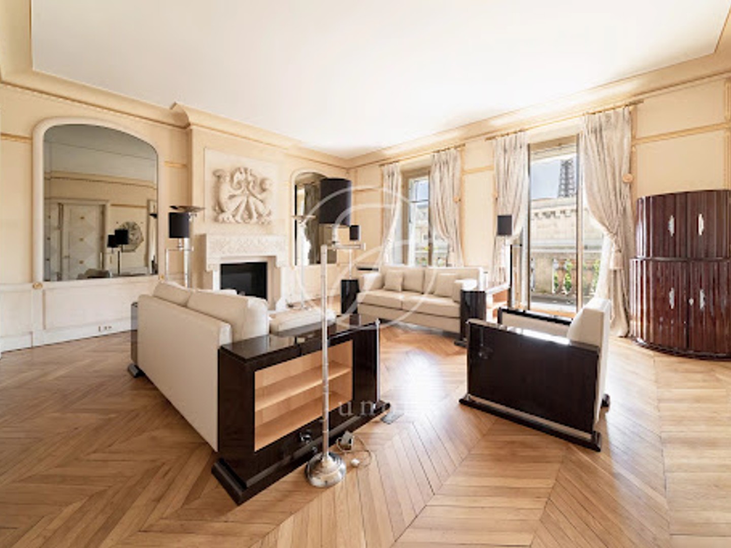 Appartement 7 pièces 321 m²