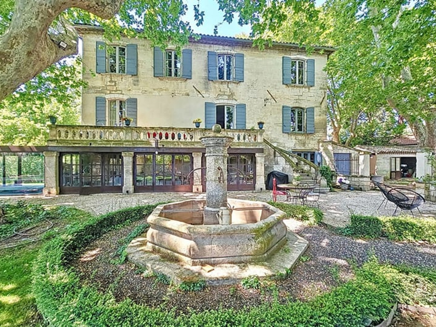 Magnifique demeure 9 pièces 330 m2 à Avignon