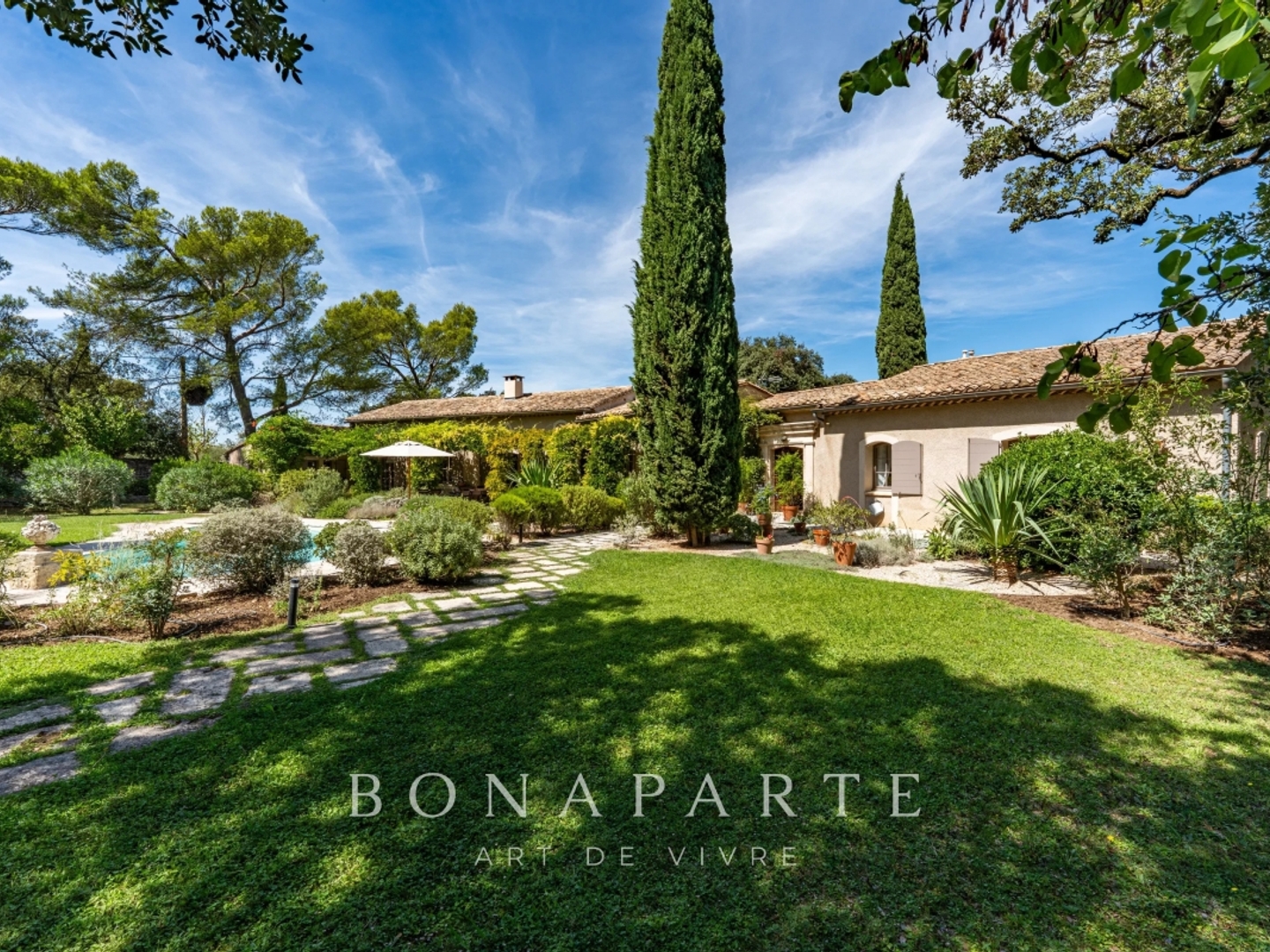 Maison à vendre - 9 pièces - 290m2 - Boulbon (13150)