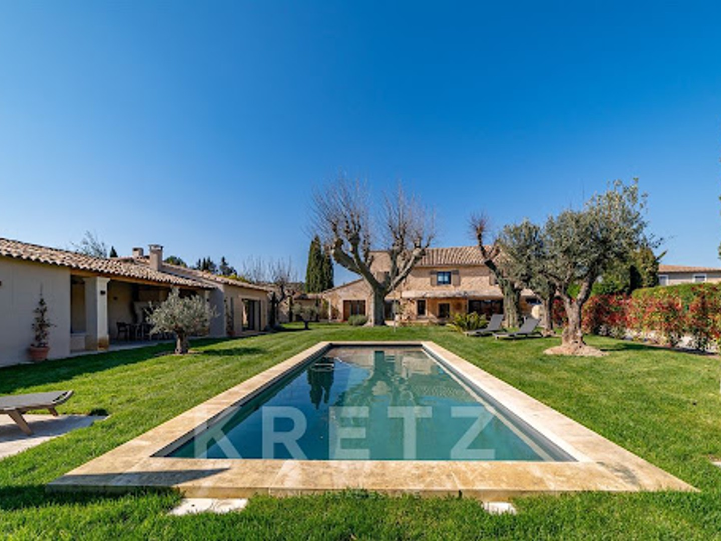Maison à vendre - 8 pièces - 300m2 - Paradou (13520)