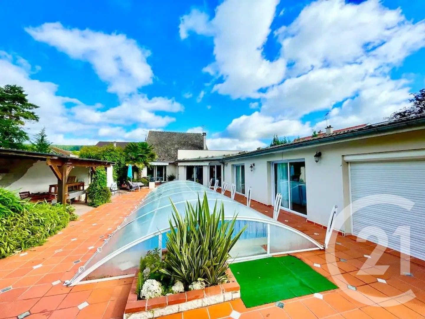 Maison 14 pièces 380 m²