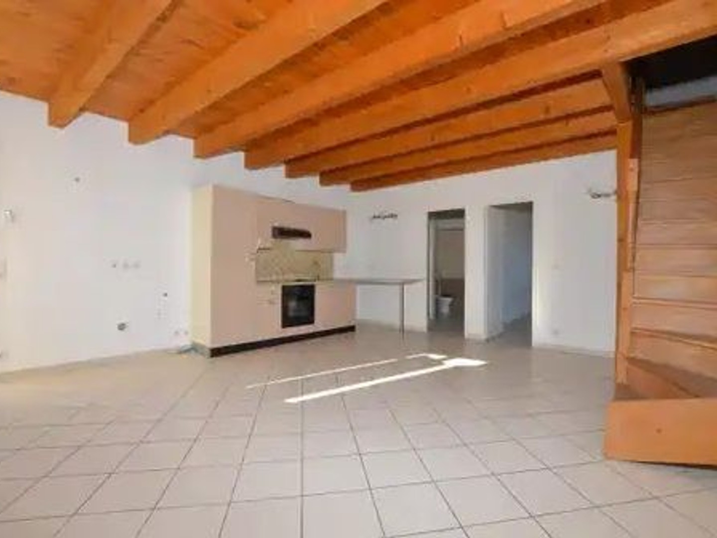 Immeuble à vendre - 6 pièces - 160m2 - Sorgues (84700)