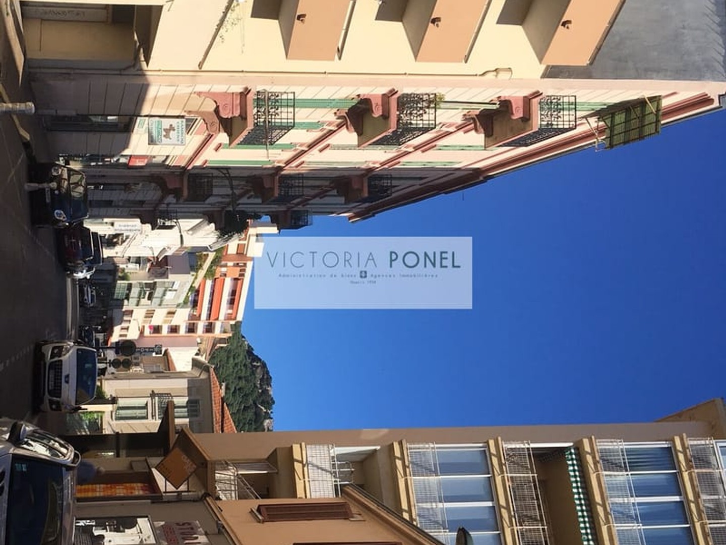 Locaux à vendre - 47m2 - Hyères (83400)