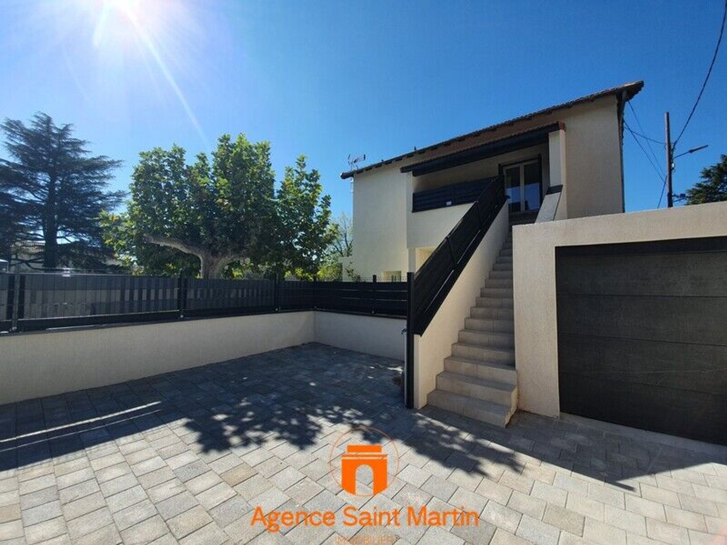 Maison à vendre - 9 pièces - 200m2 - Montélimar (26200)