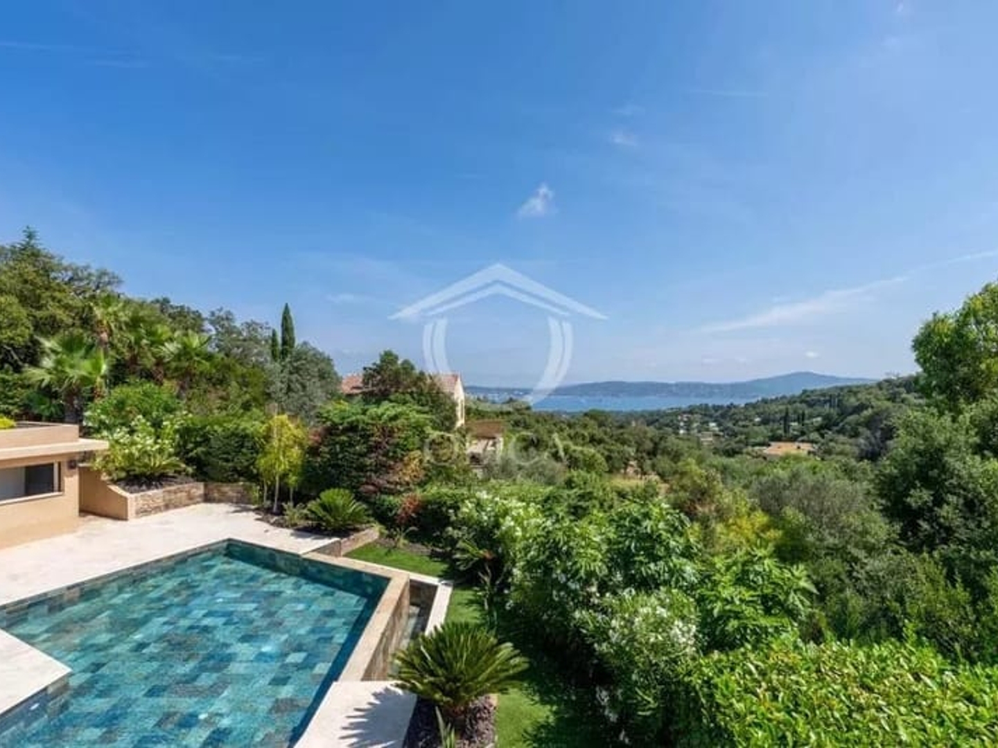 Maison à vendre - 7 pièces - 350m2 - Grimaud (83310)