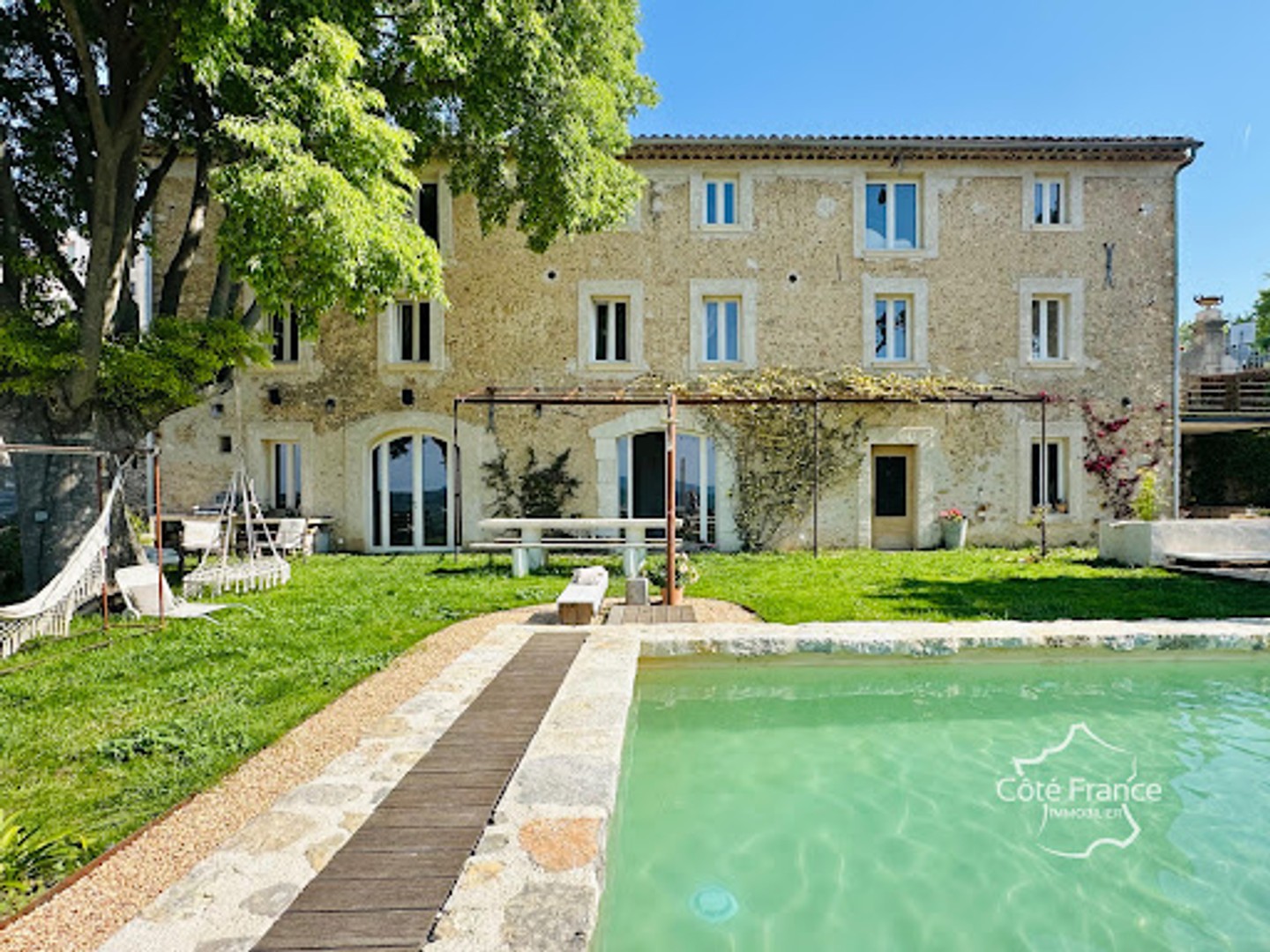 Maison à vendre - 9 pièces - 239m2 - Fayence (83440)