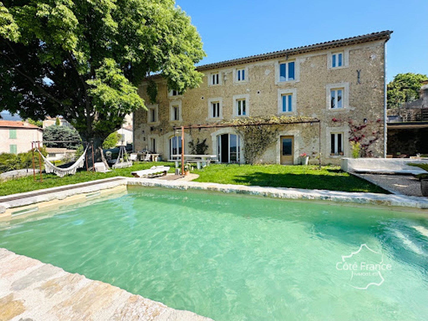 Maison à vendre - 9 pièces - 239m2 - Fayence (83440)