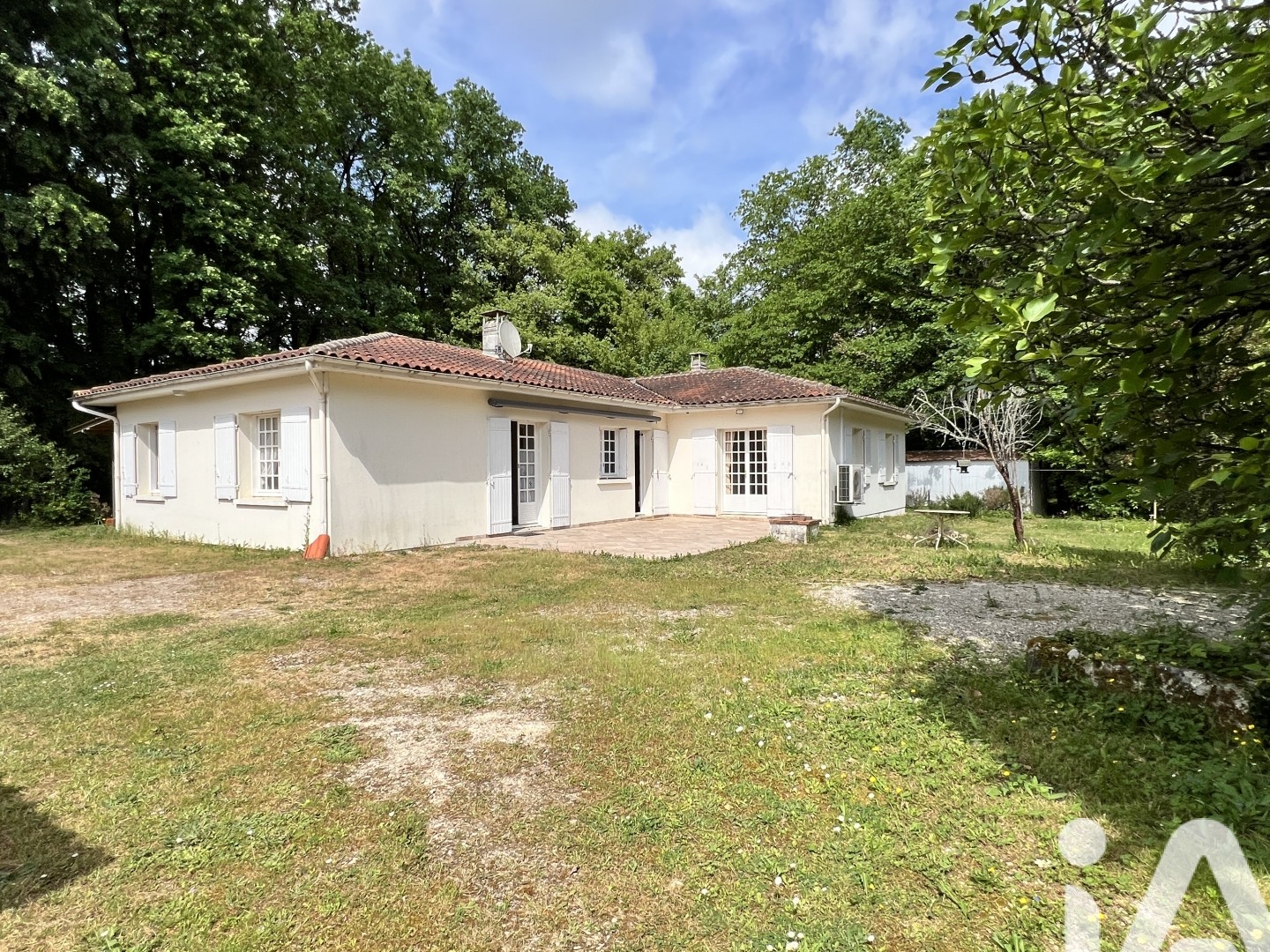 Maison à vendre - 7 pièces - 125m2 - Saintes (17100)