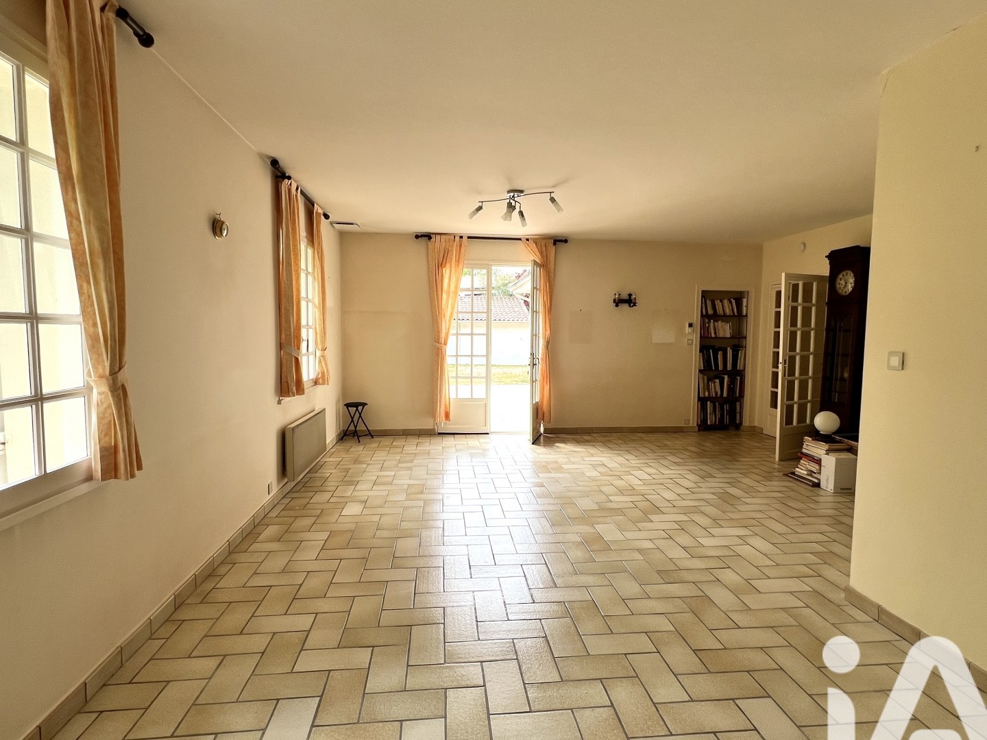 Maison à vendre - 7 pièces - 125m2 - Saintes (17100)