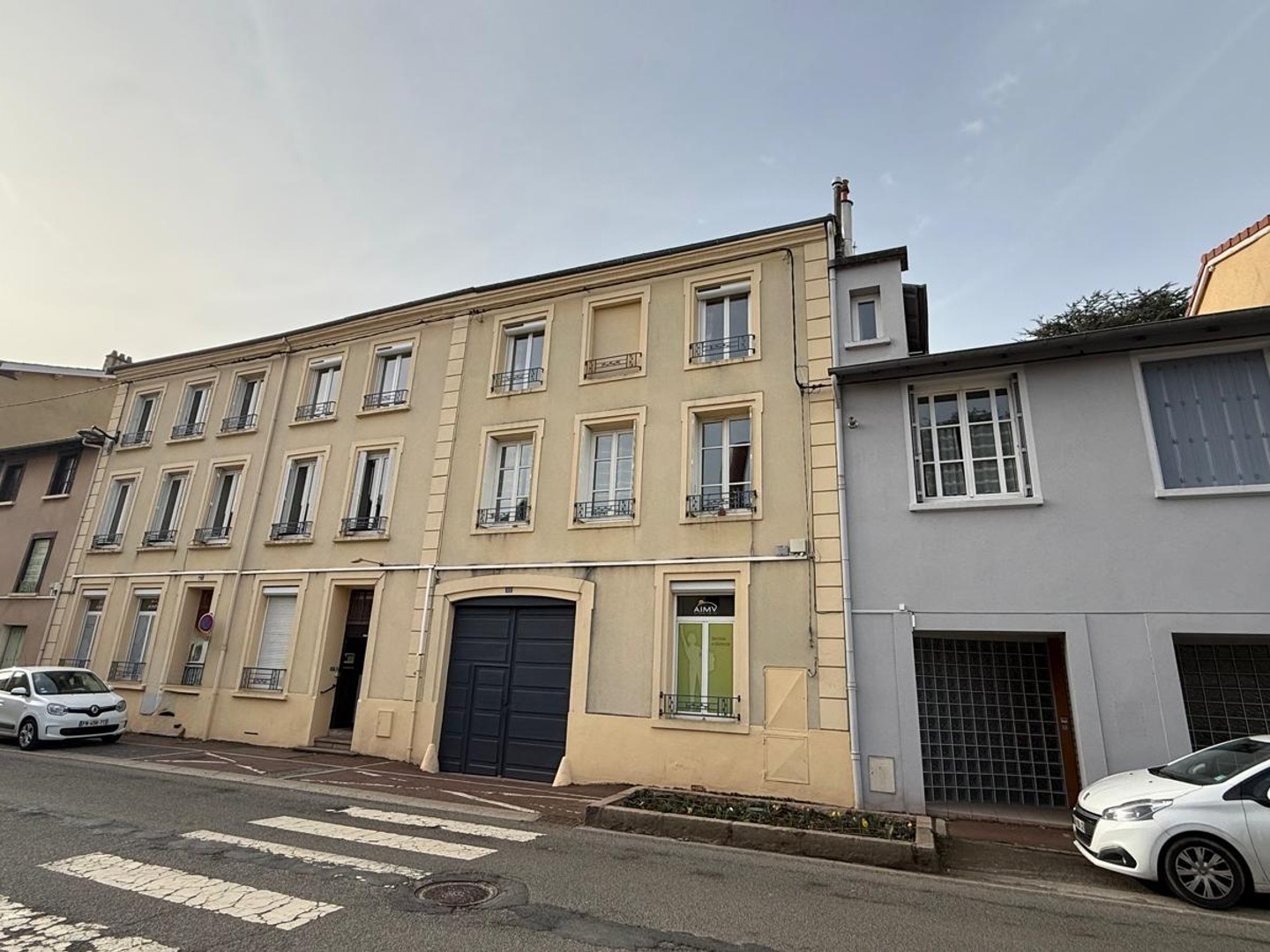 Appartement à vendre - 6 pièces - 145m2 - Chazelles-Sur-Lyon (42140)