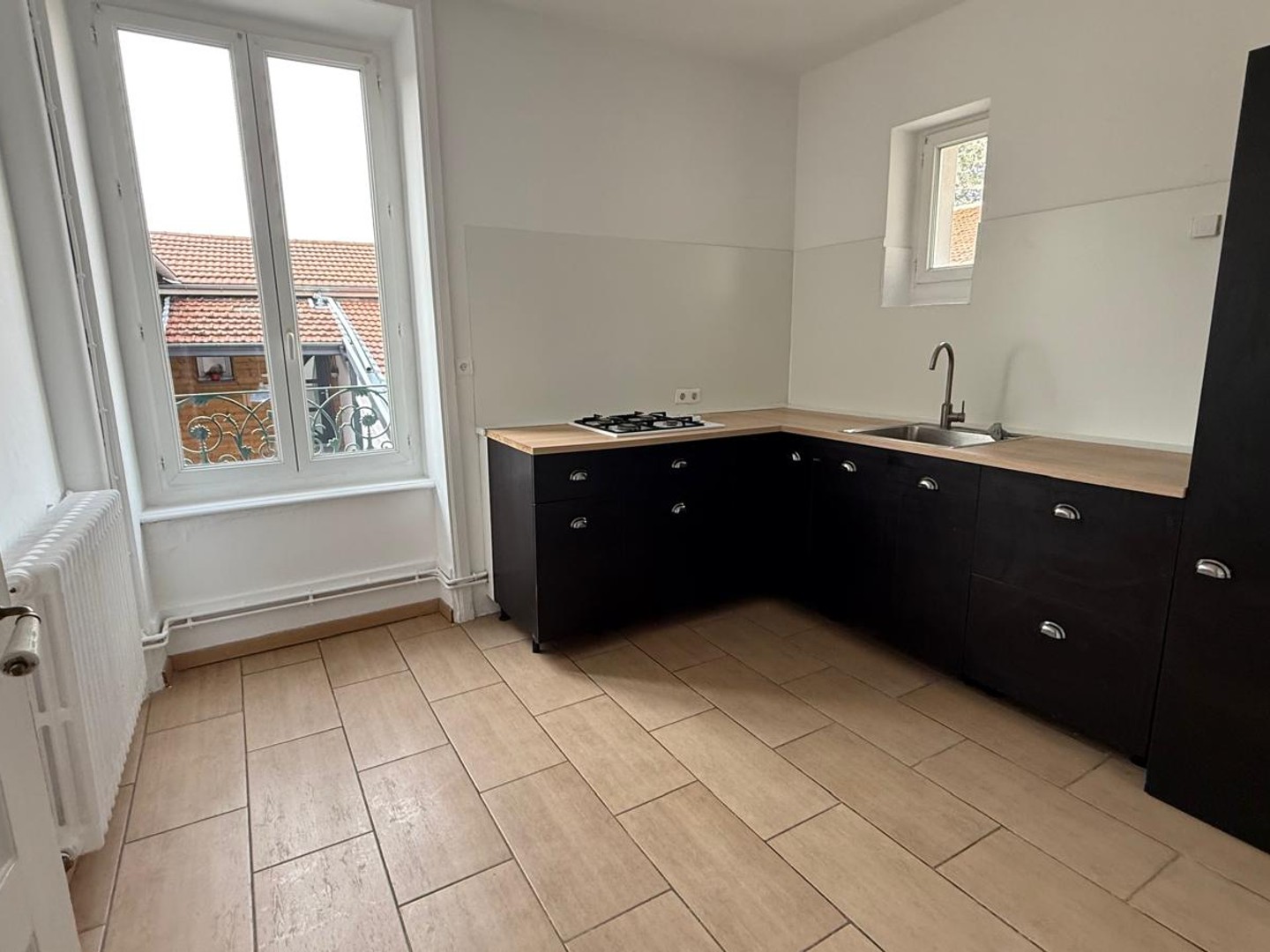 Appartement à vendre - 6 pièces - 145m2 - Chazelles-Sur-Lyon (42140)
