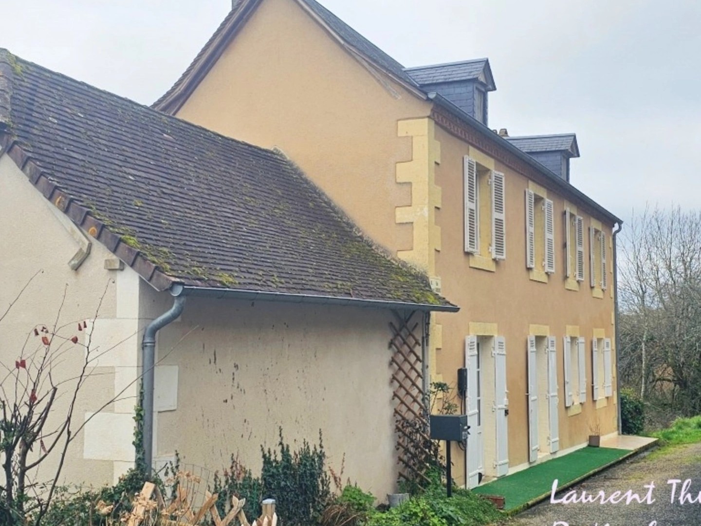 Maison à vendre - 6 pièces - 125m2 - Hautefort (24390)