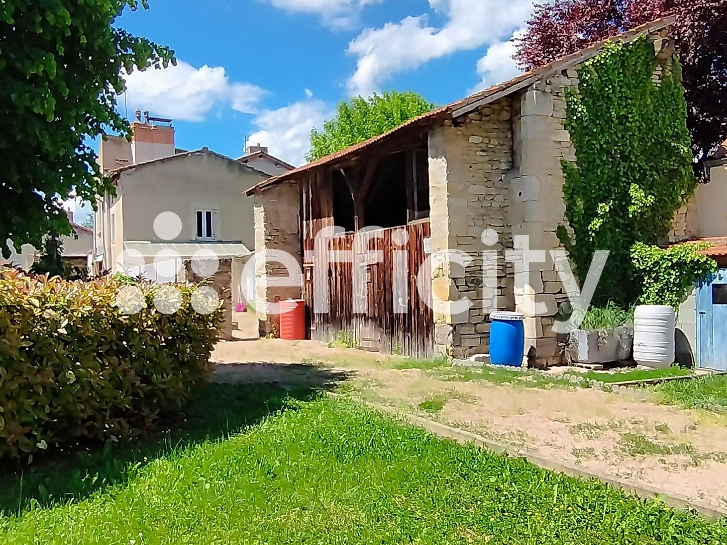 Maison à vendre - 4 pièces - 99m2 - Aigueperse (63260)