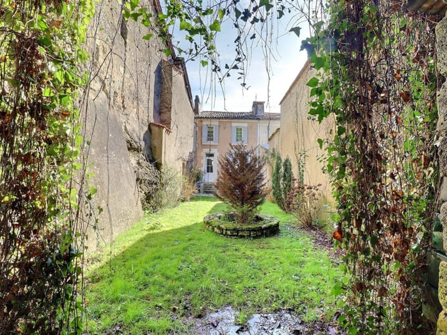 Immeuble à vendre - 6 pièces - 159m2 - Chalais (16210)