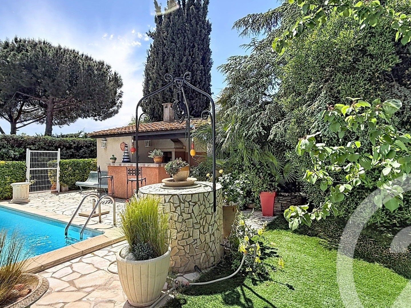 Maison à vendre - 7 pièces - 220m2 - Vias (34450)