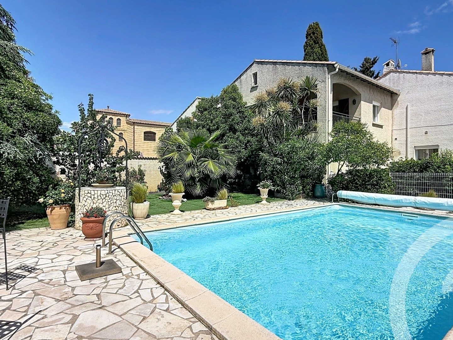 Maison à vendre - 7 pièces - 220m2 - Vias (34450)
